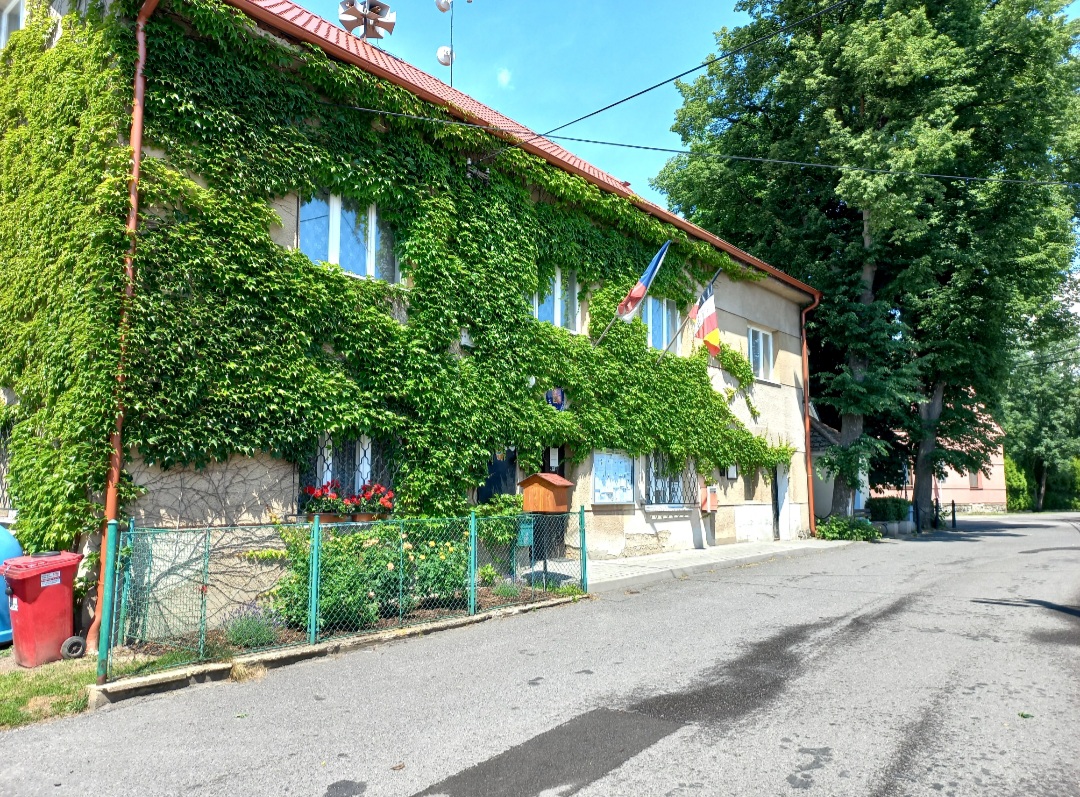 Velký Chlumec - obecní úřad foto 2