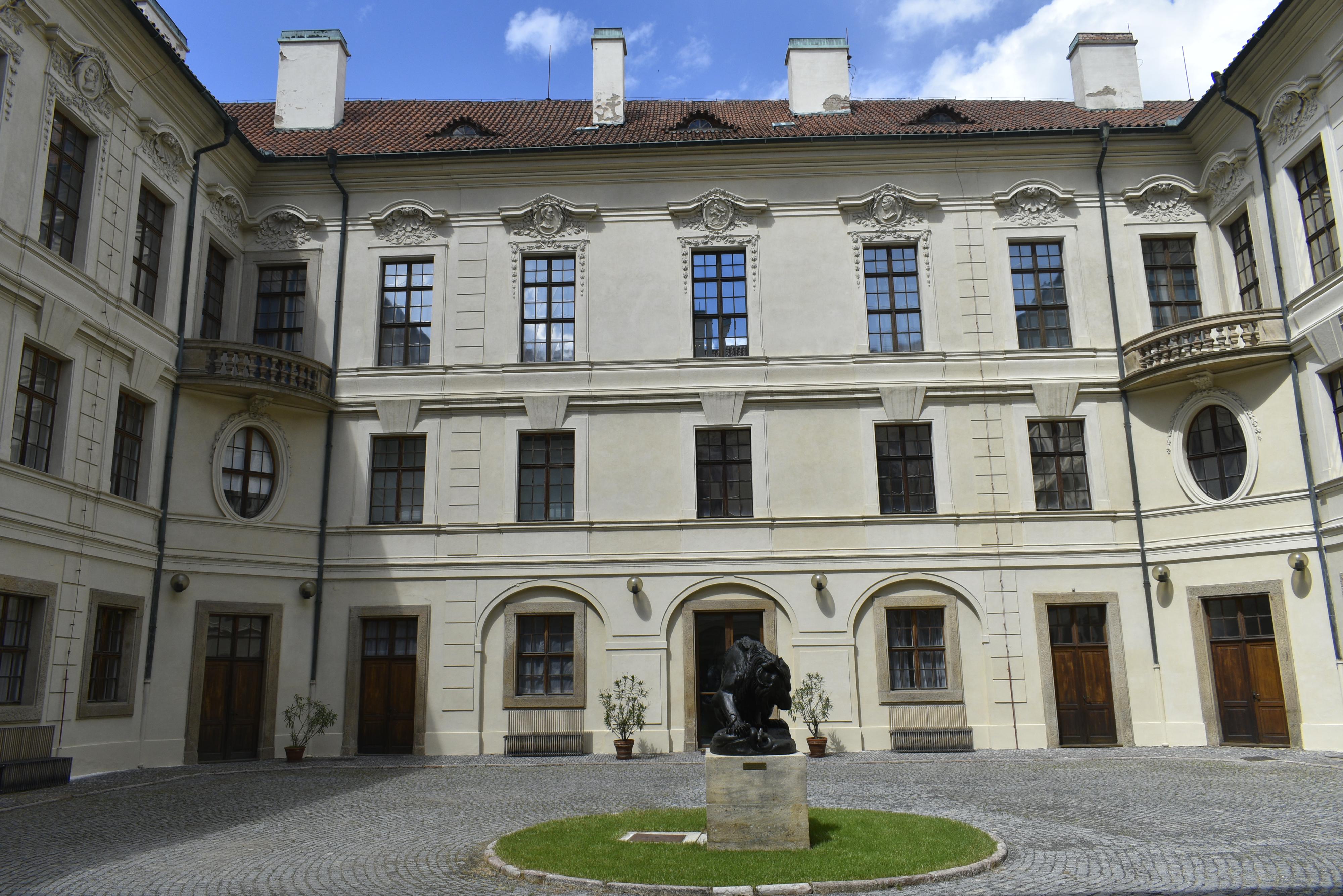 Knihovna NGP foto 4