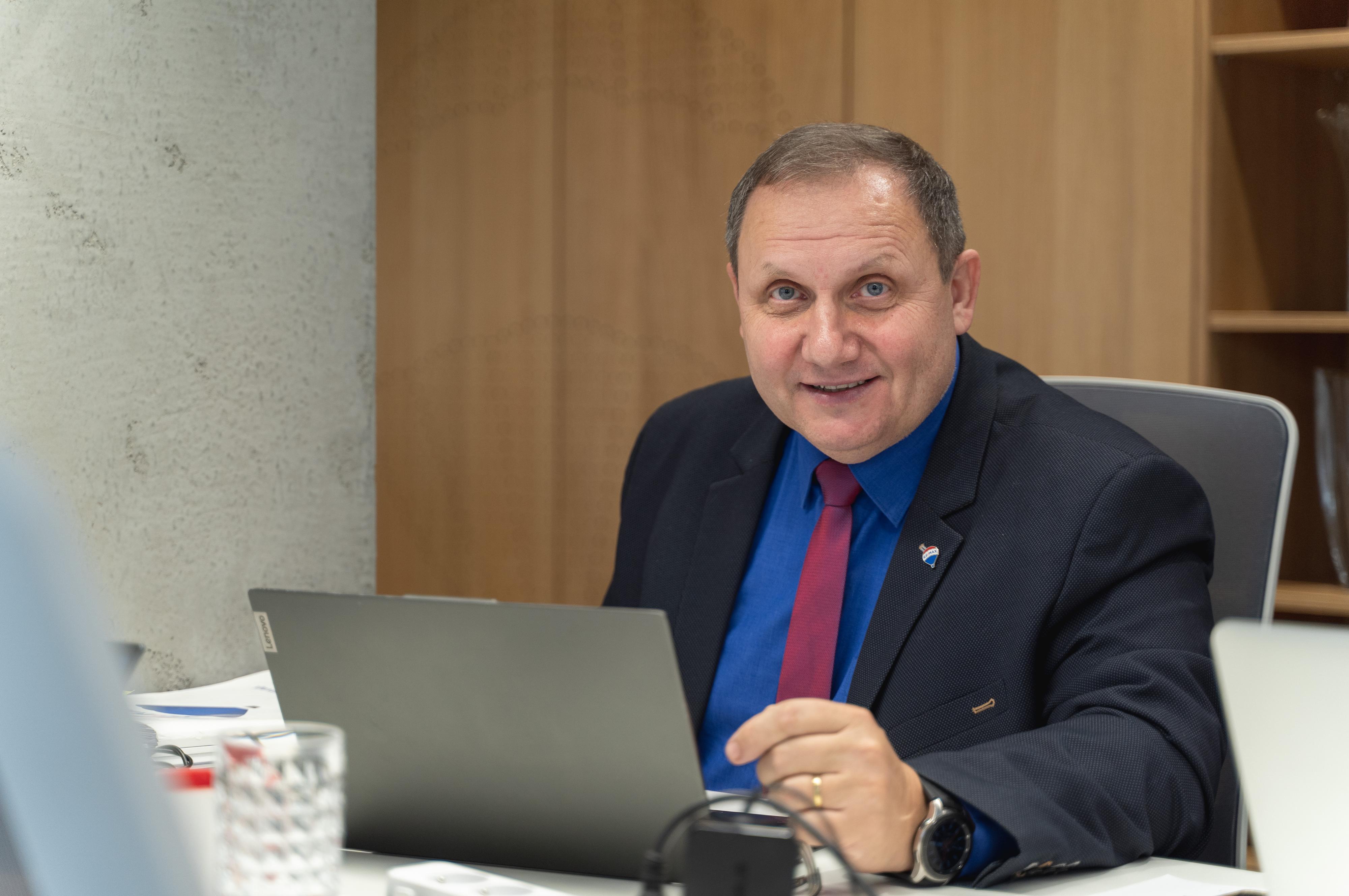 Makléř společnosti Remax DELUX - Ing. Petr Kratochvíl