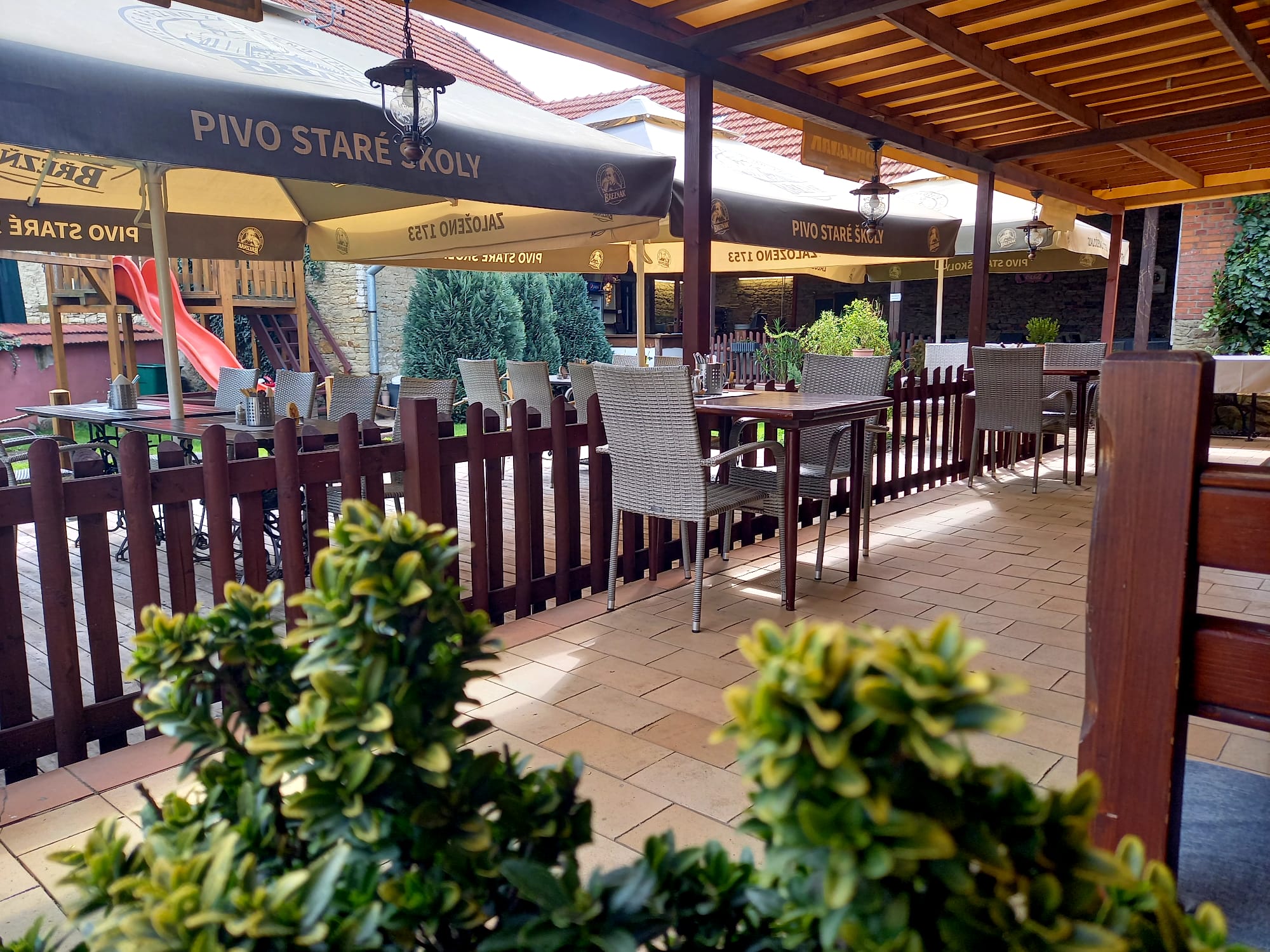 Zámecká Vrátnica - restaurace foto 4