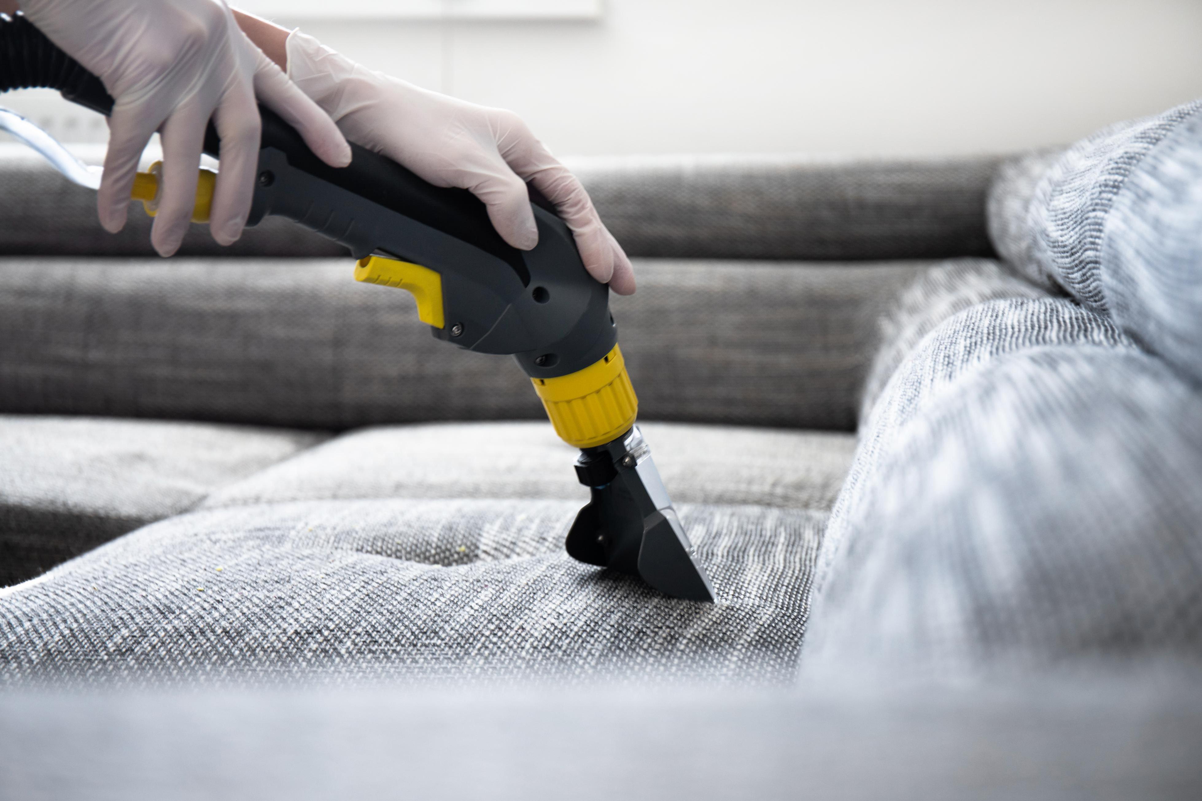 Čištění čalouněného nábytku u vás doma