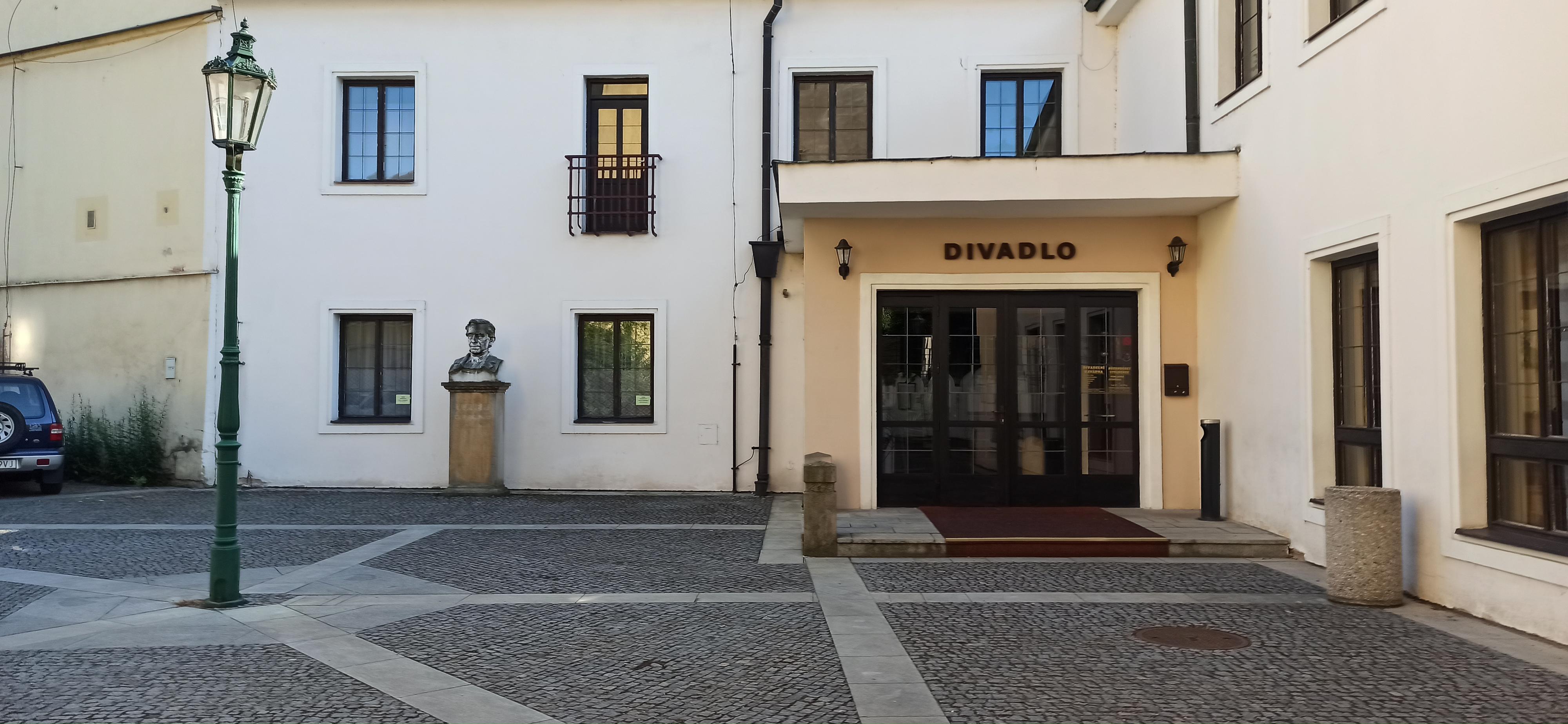 Divadlo K. H. Máchy foto 5