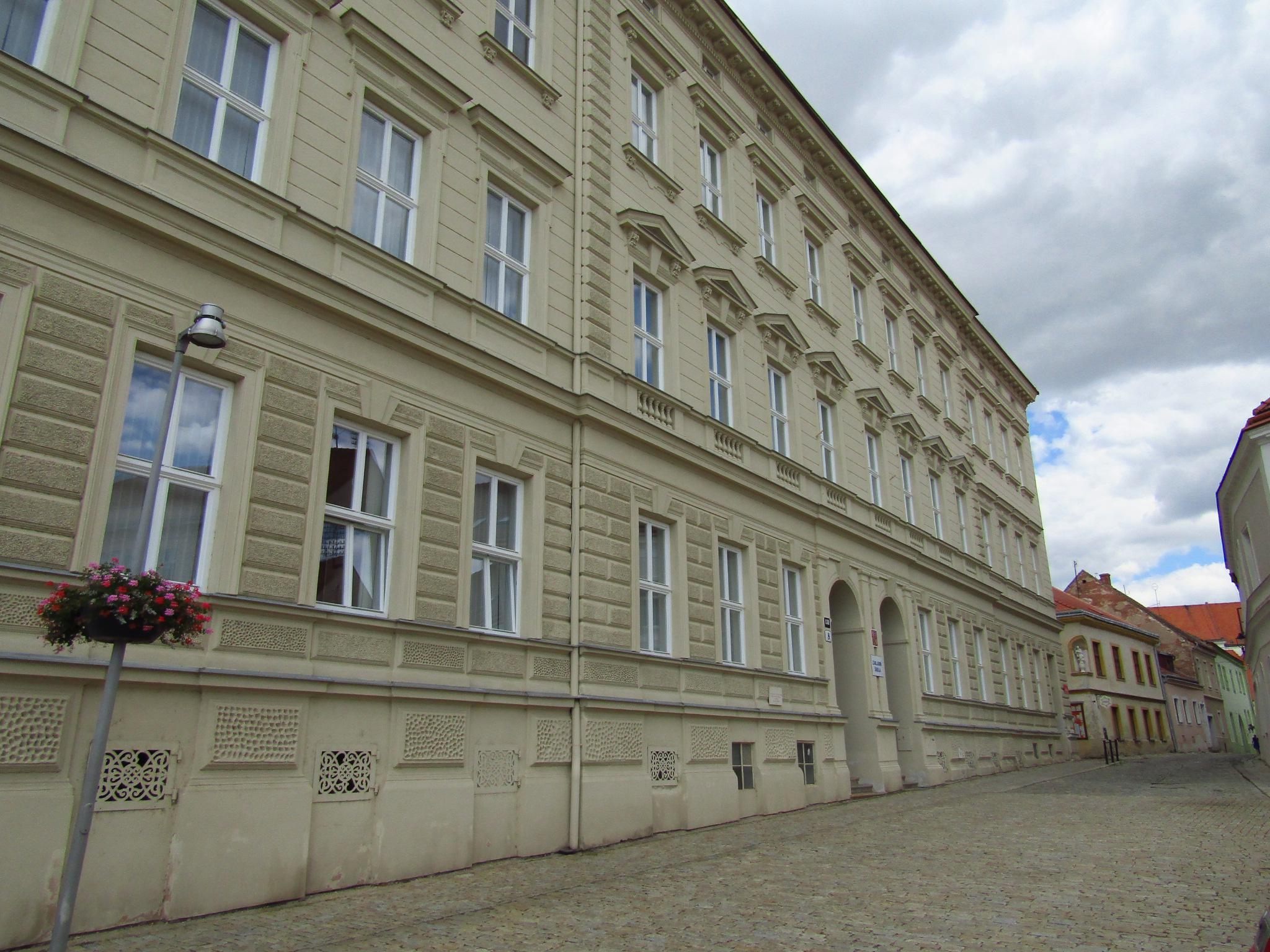 ZŠ Znojmo, Václavské náměstí foto 2