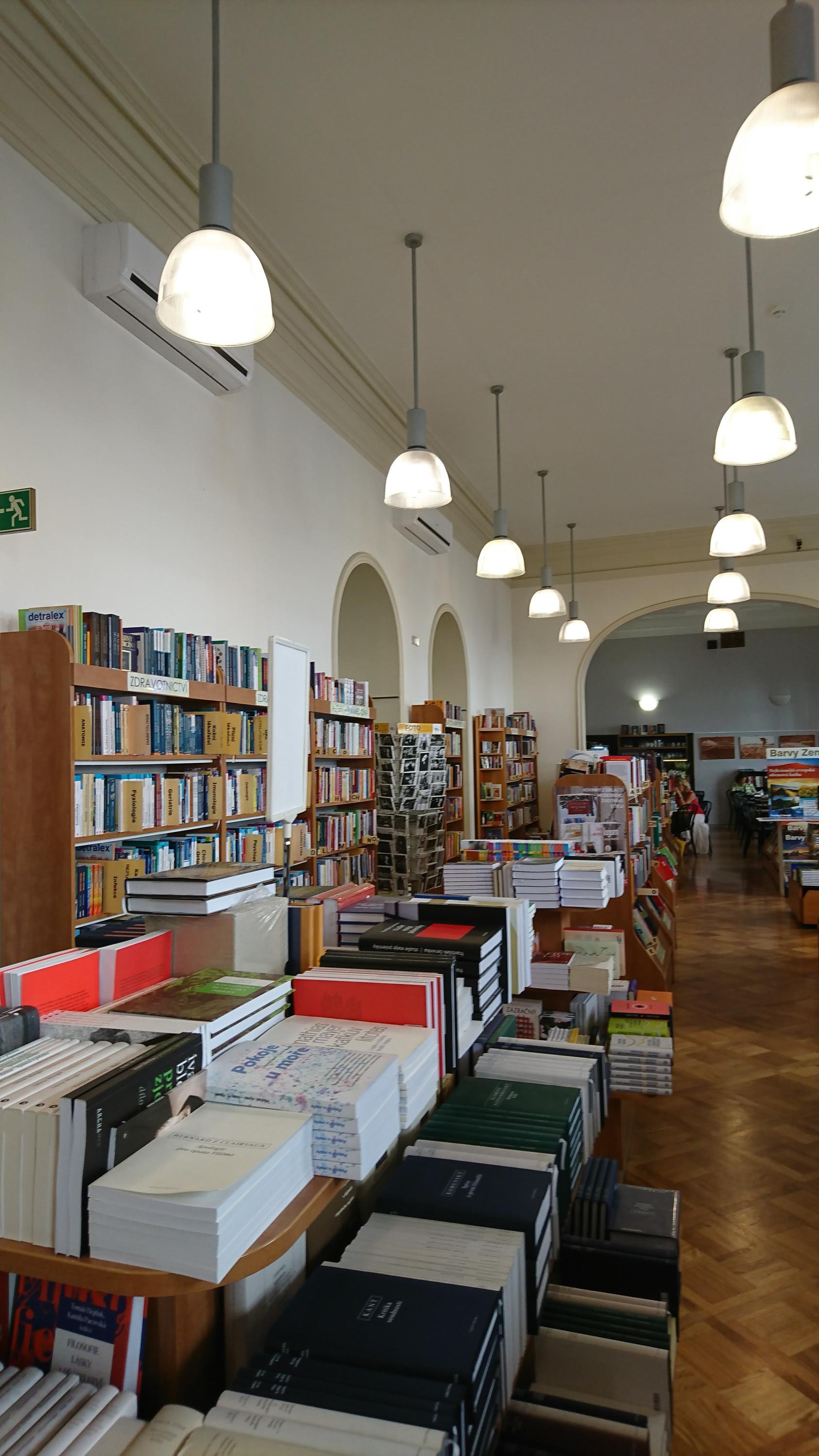 Knihkupectví Academia foto 4
