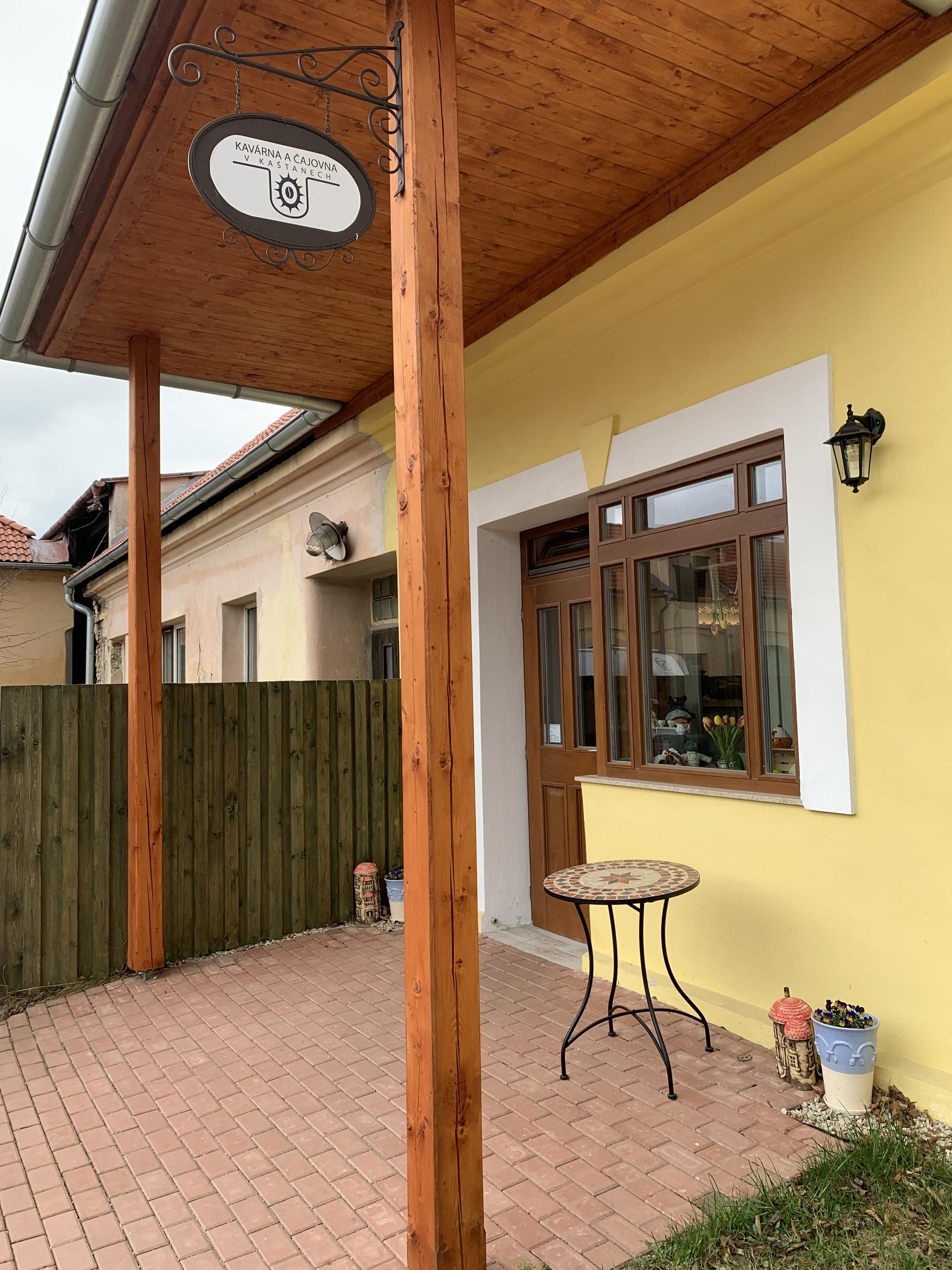 Kavárna a čajovna V Kaštanech foto 6