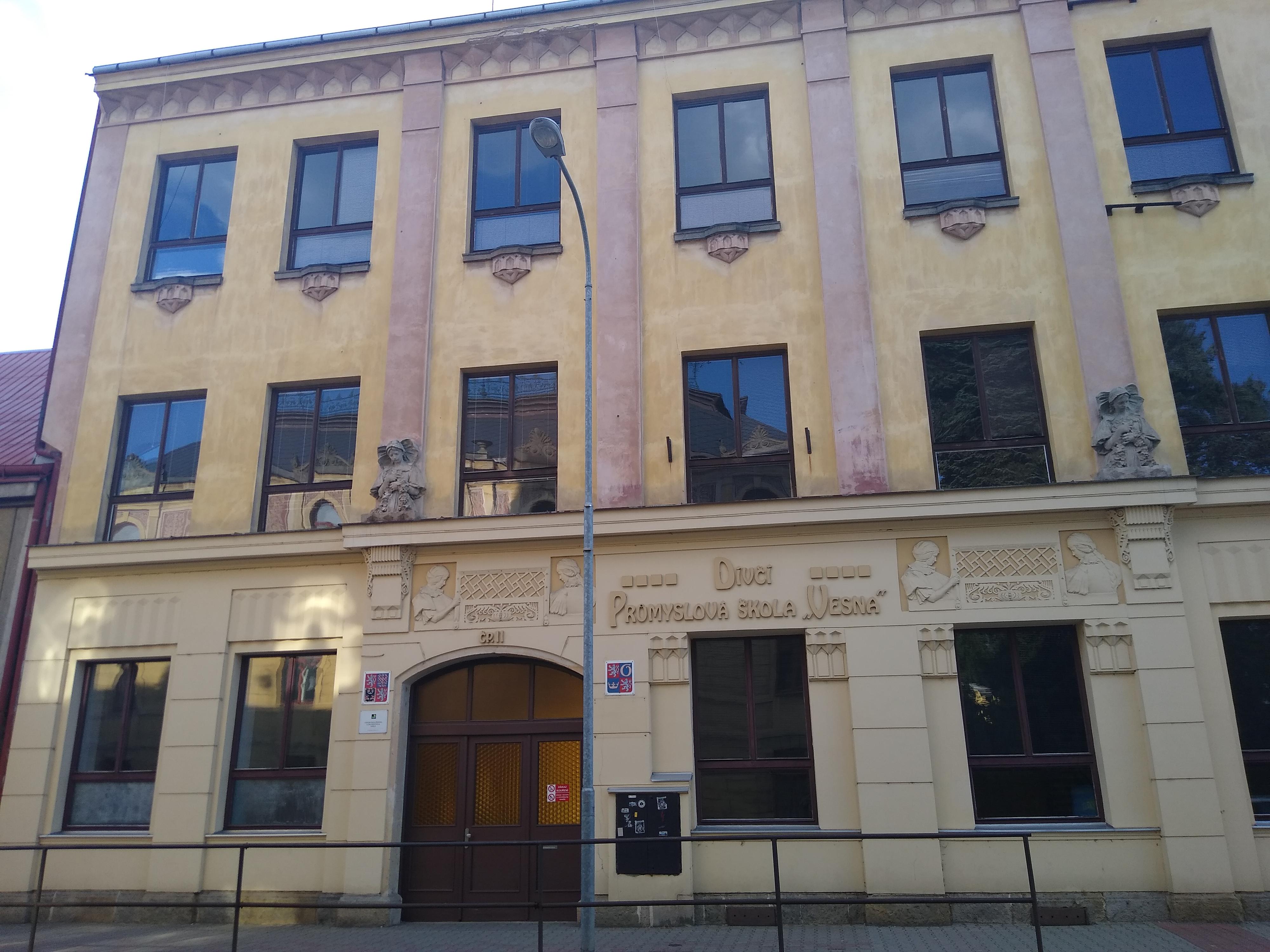 Základní škola, Husova 11, Hořice foto 2