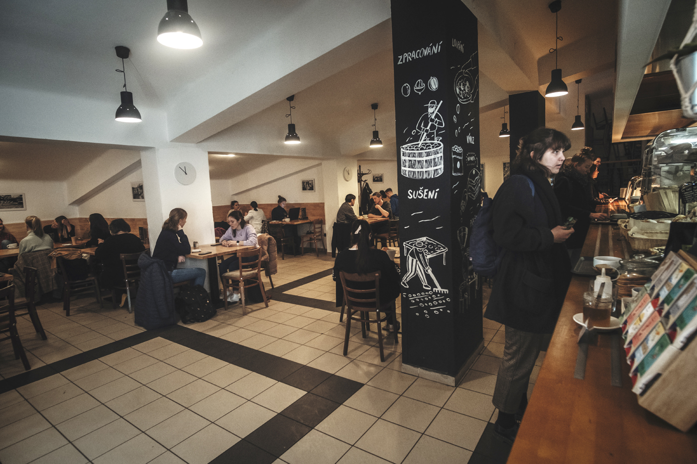 Bistro Mezi řádky - FFUK foto 4