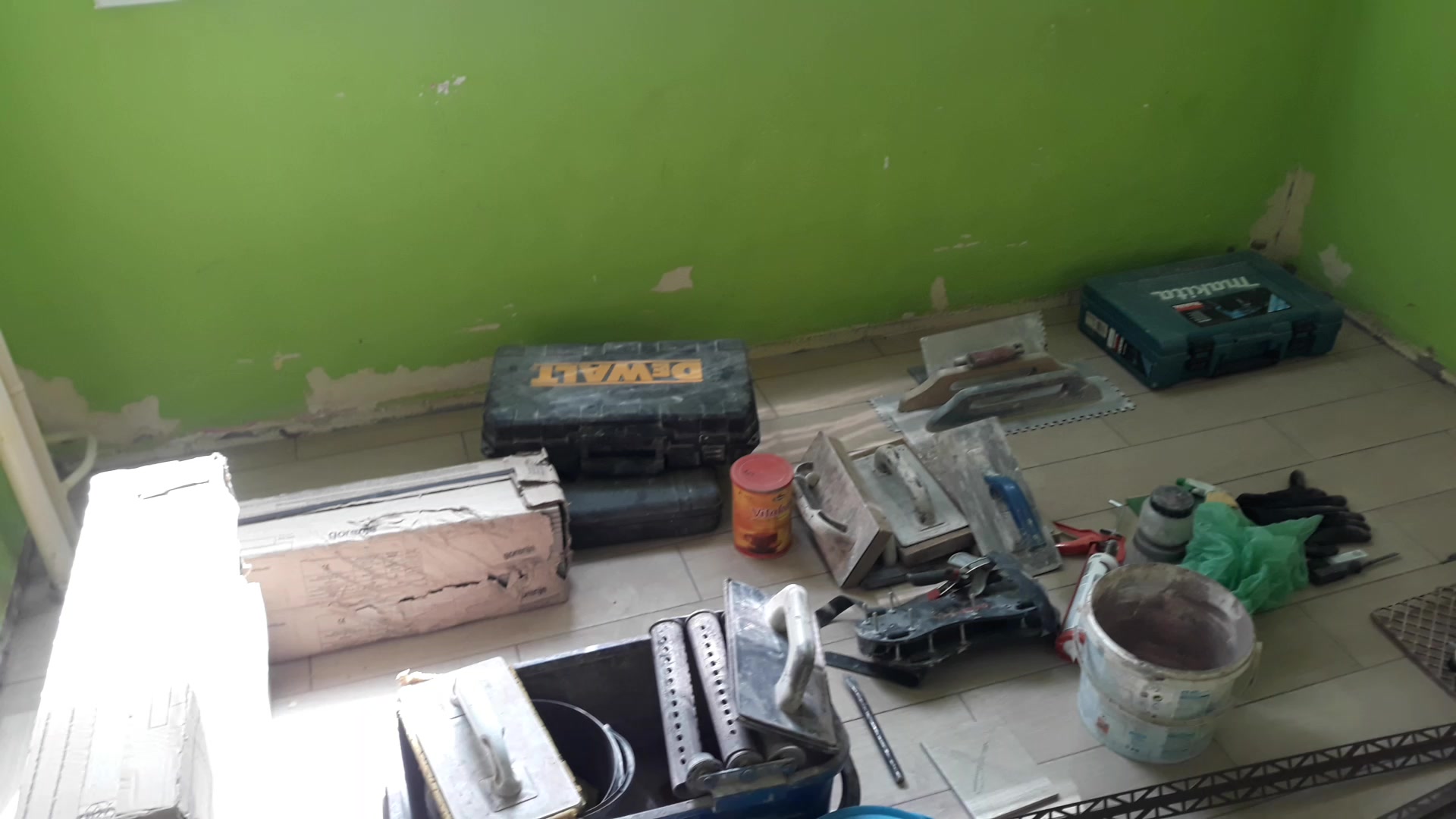 Stavební firma u mateřské školy foto 2 (náhled videa)