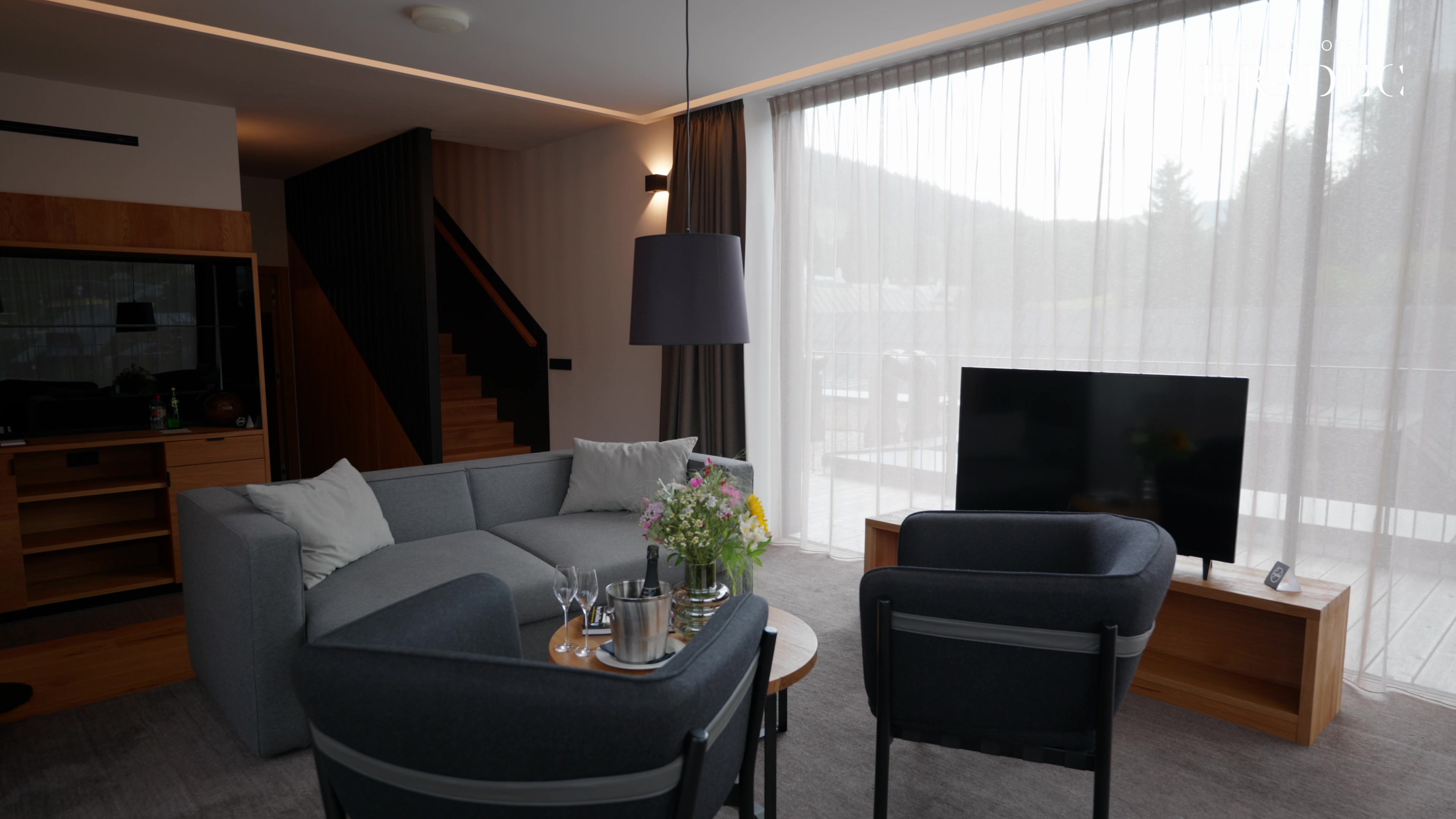 Grand Hotel Hradec **** foto 2 (náhled videa)