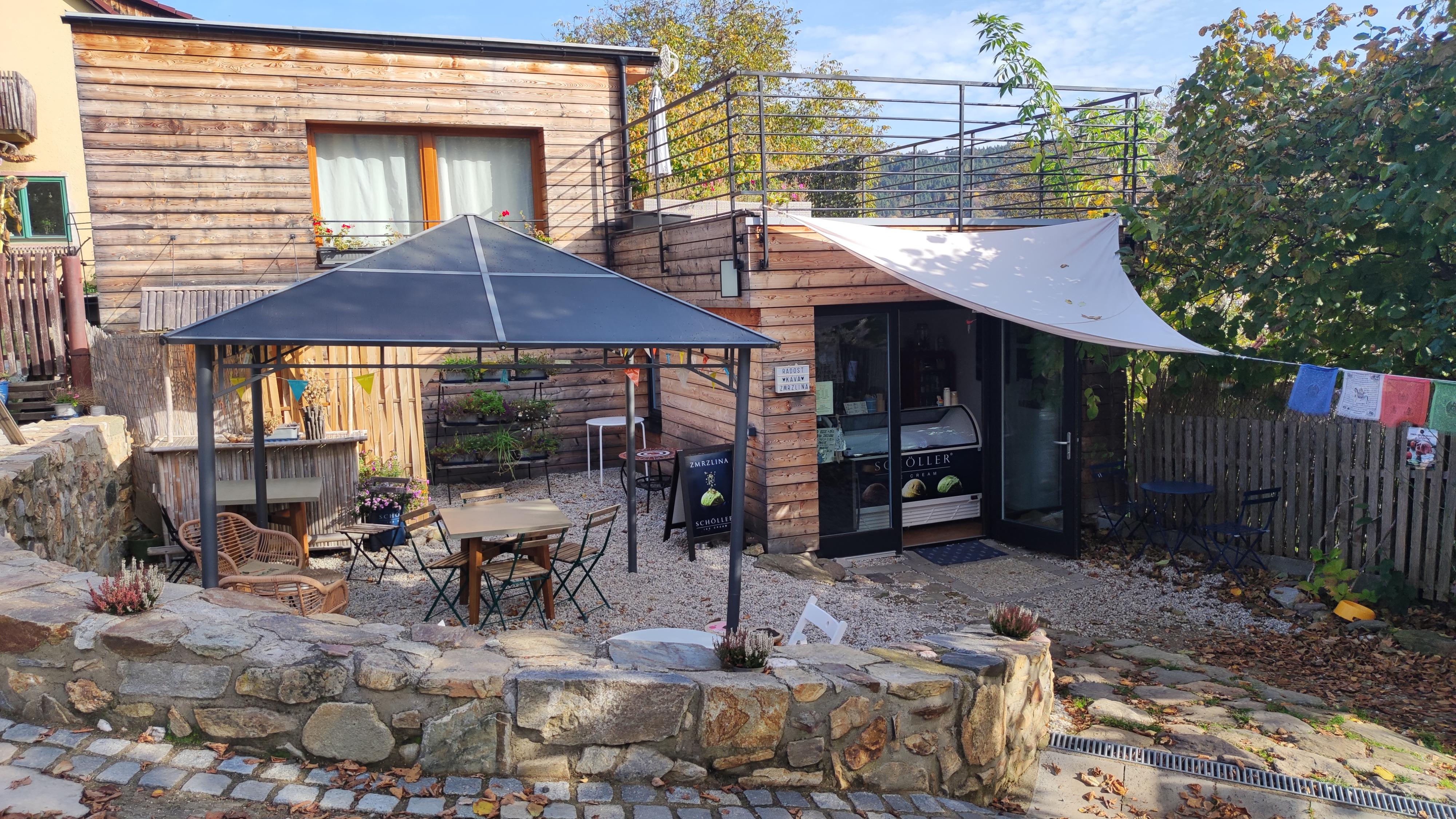 Óda na radost - klubová kavárna foto 3