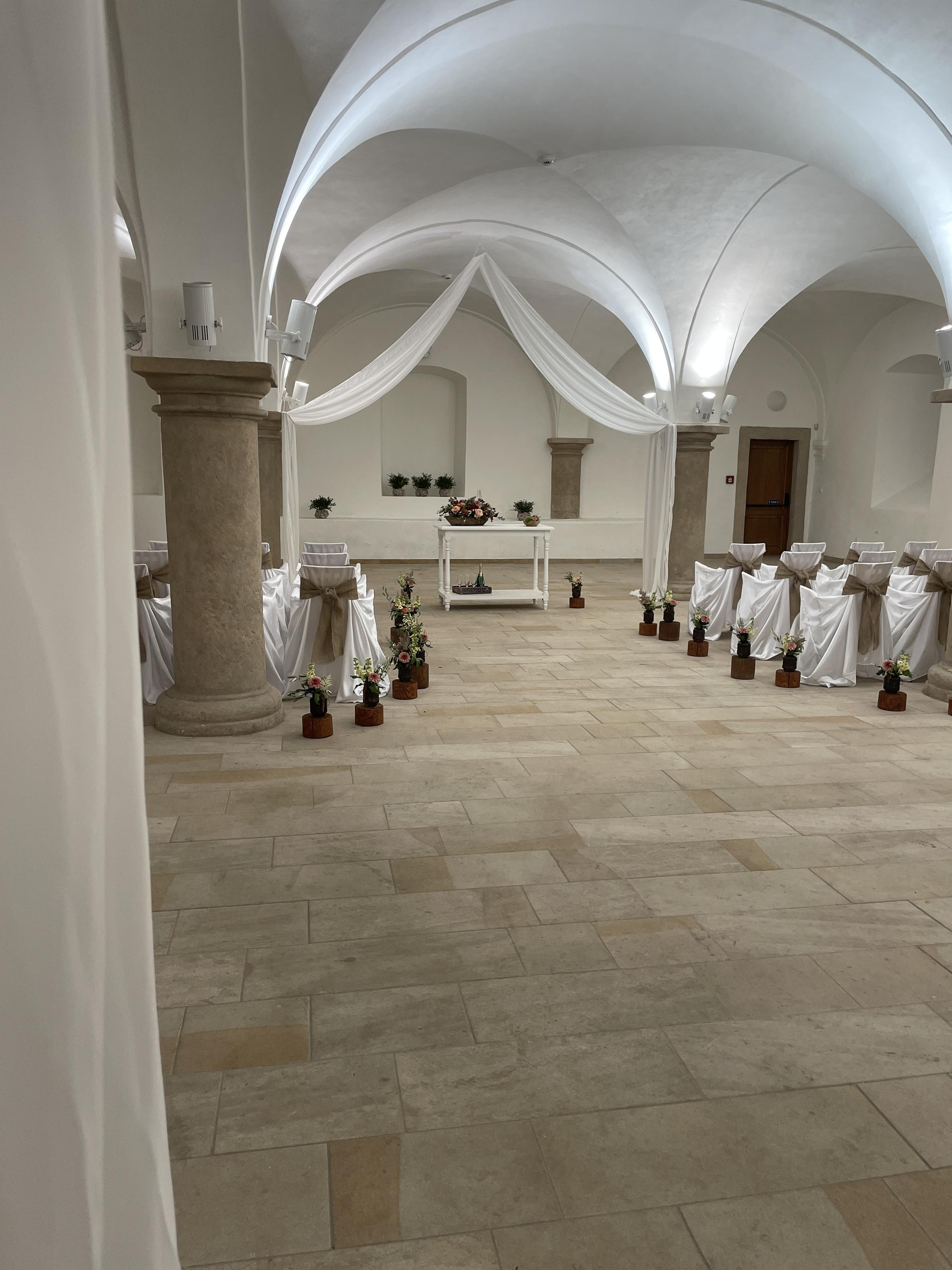 Jilemnický pivovar - Sloupová síň foto 2