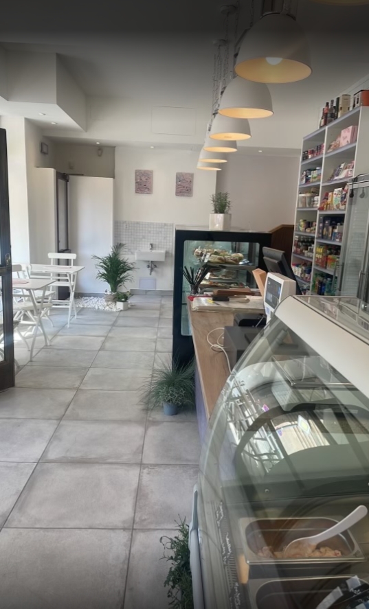 WINNIE - potraviny a lahůdky foto 2