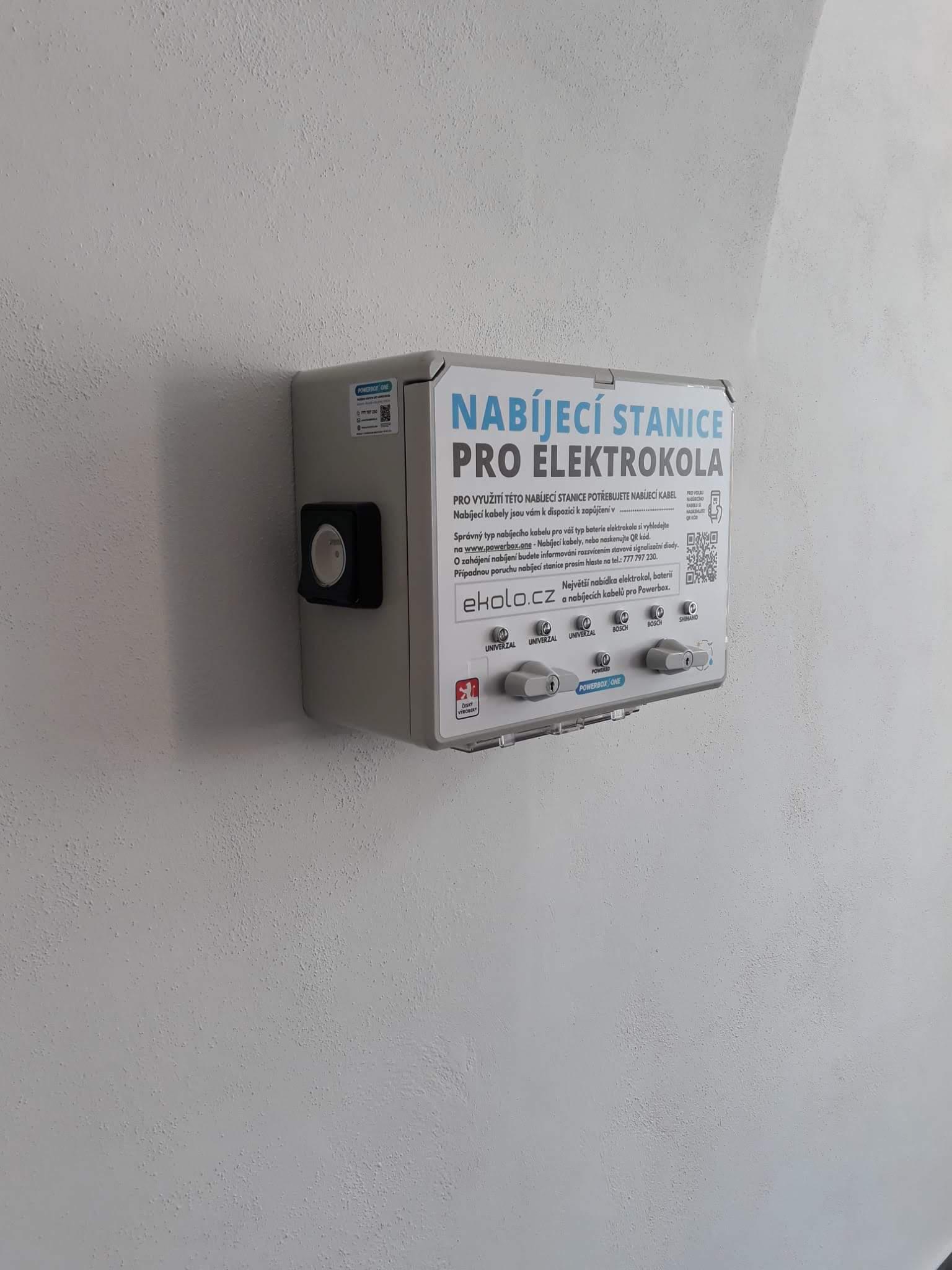 Nabíjecí stanice Služebna Městské policie Domažlice foto 3