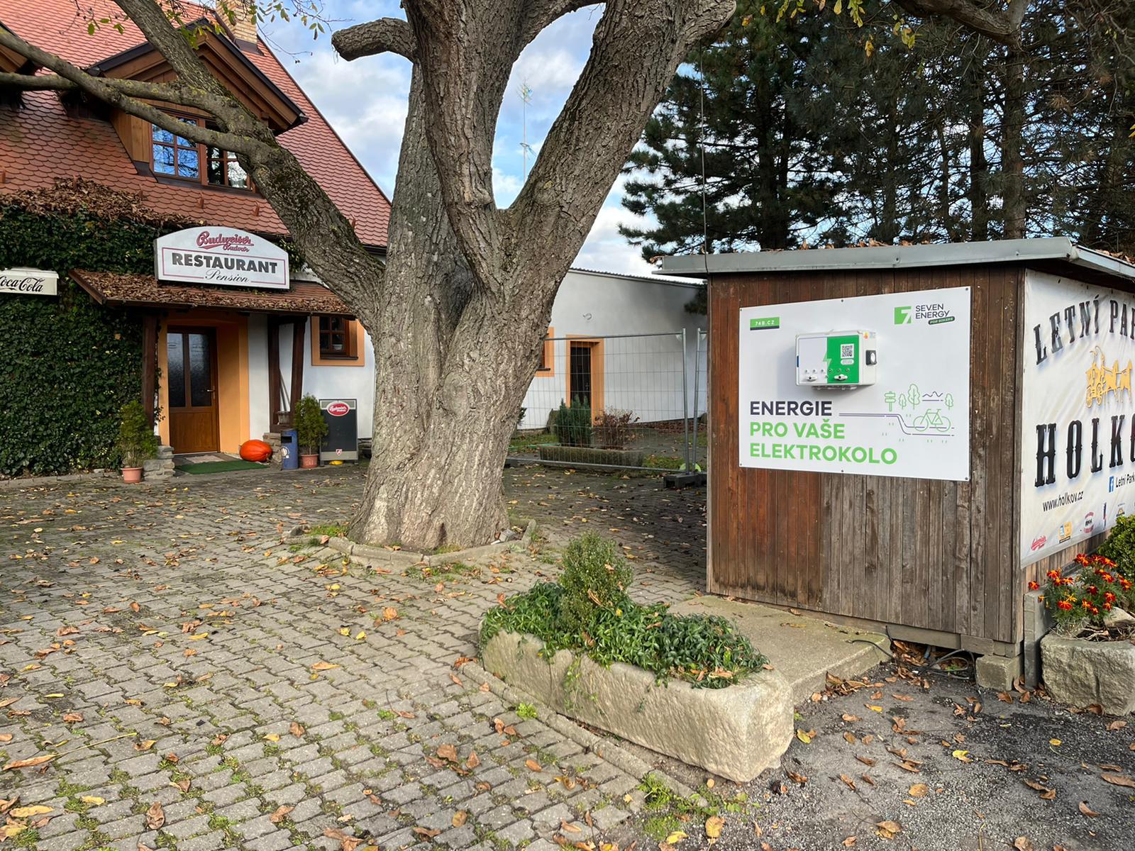 Nabíjecí stanice Letní parket Holkov foto 3