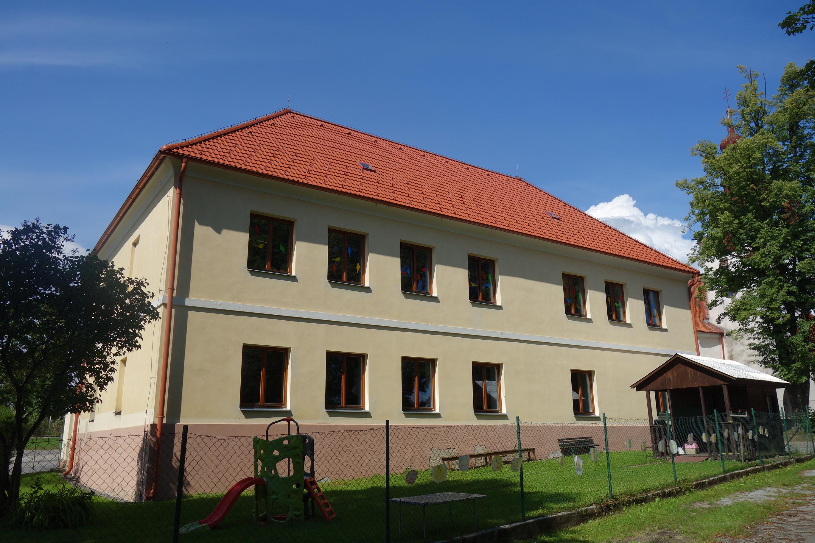 Základní škola Střížov foto 1