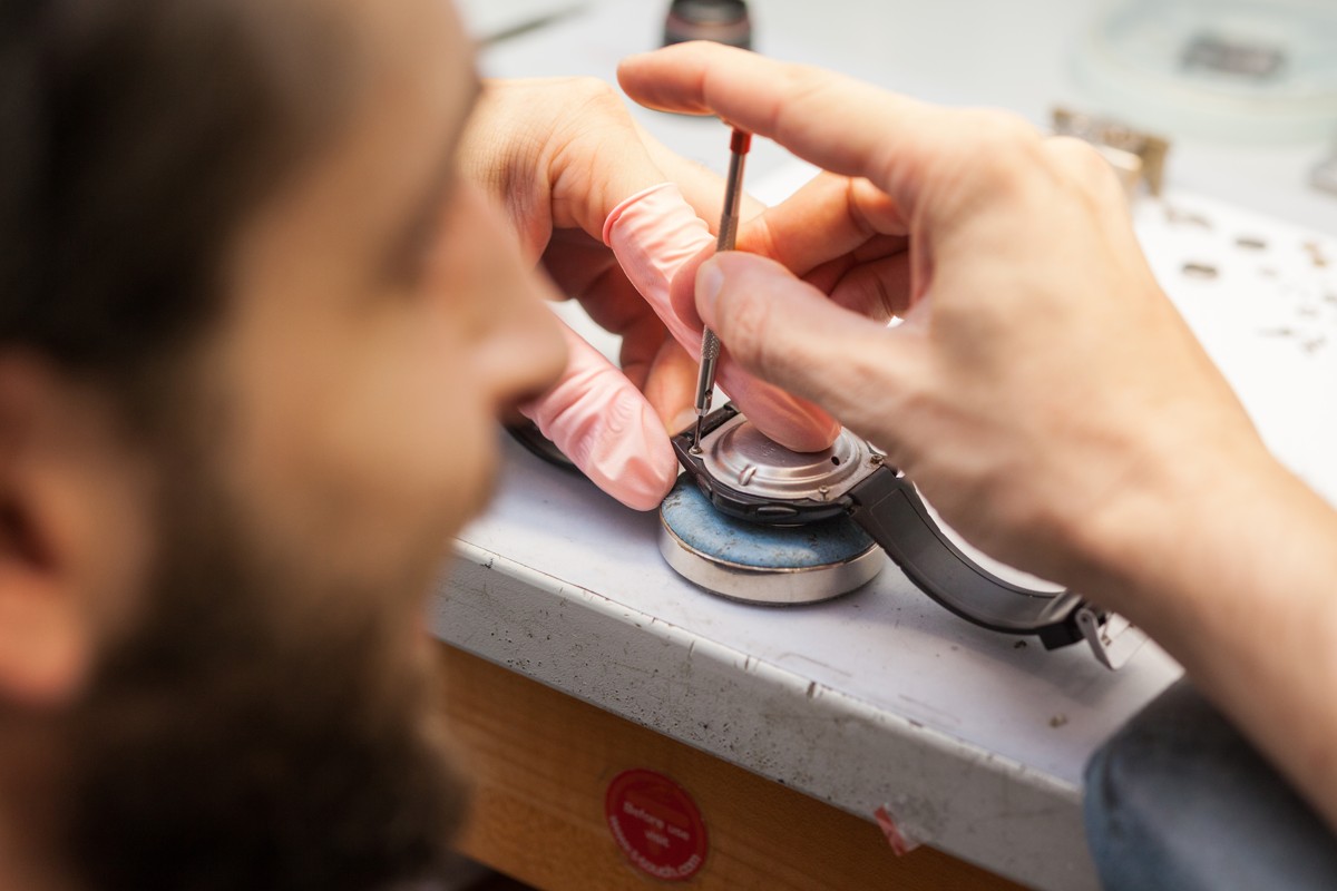 Fr. Hanák - hodinářský servis foto 3