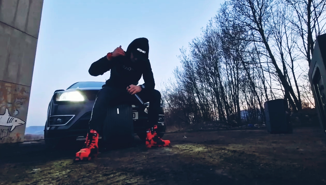 DJ 2FAKINBIZZY foto 1