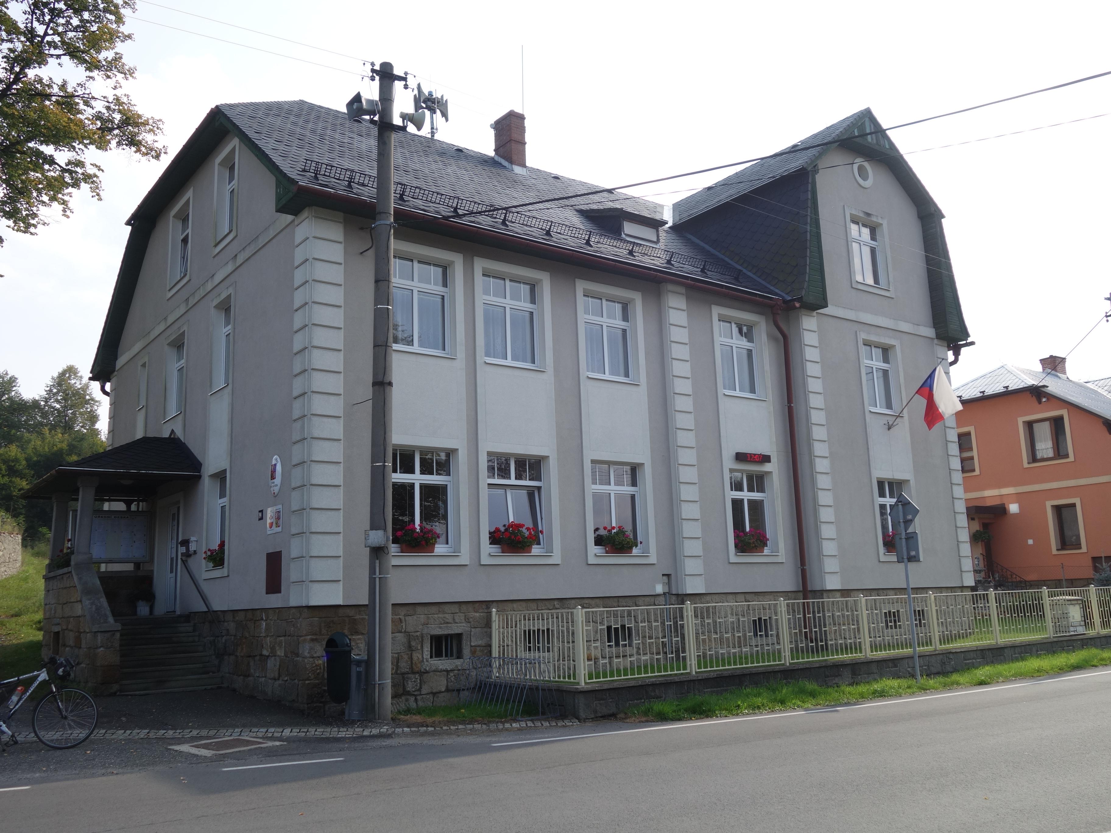 Stará Červená Voda - obecní úřad