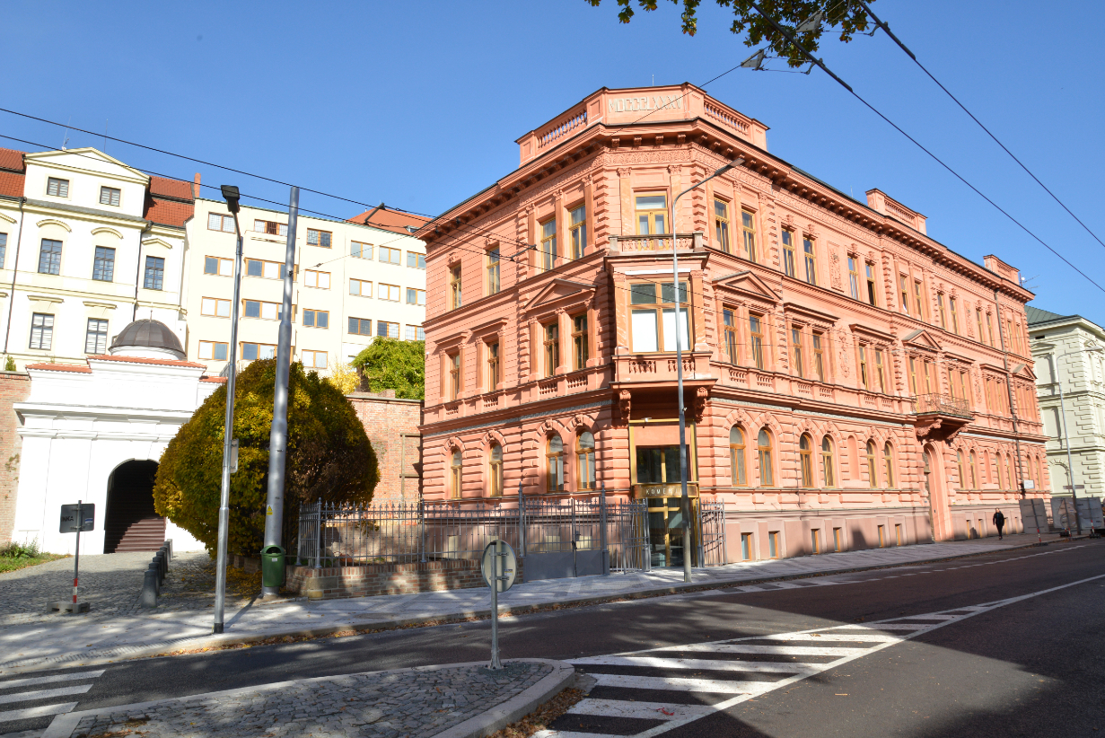 Palác Komenium foto 1