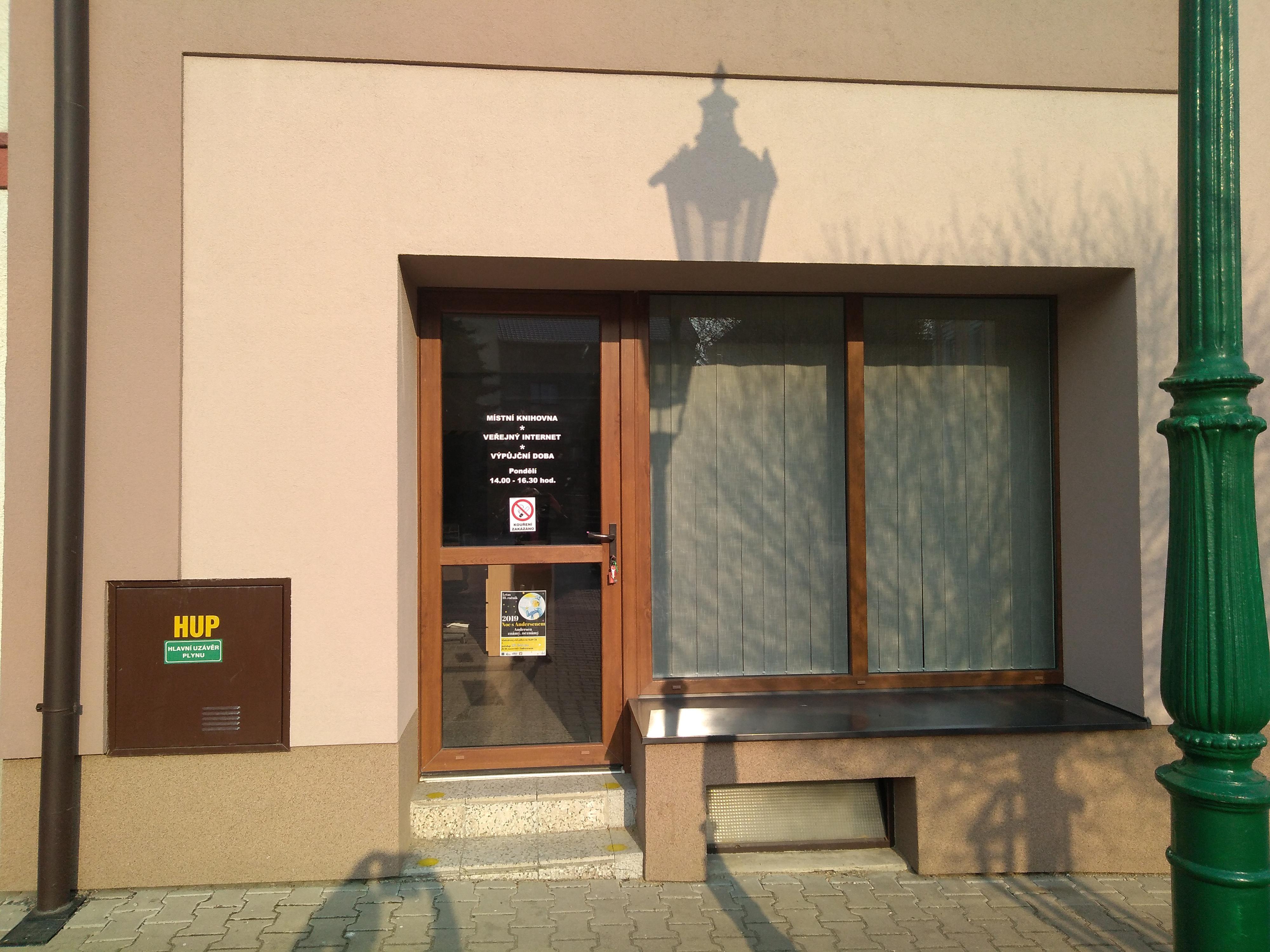 Obecní knihovna Třebívlice foto 2