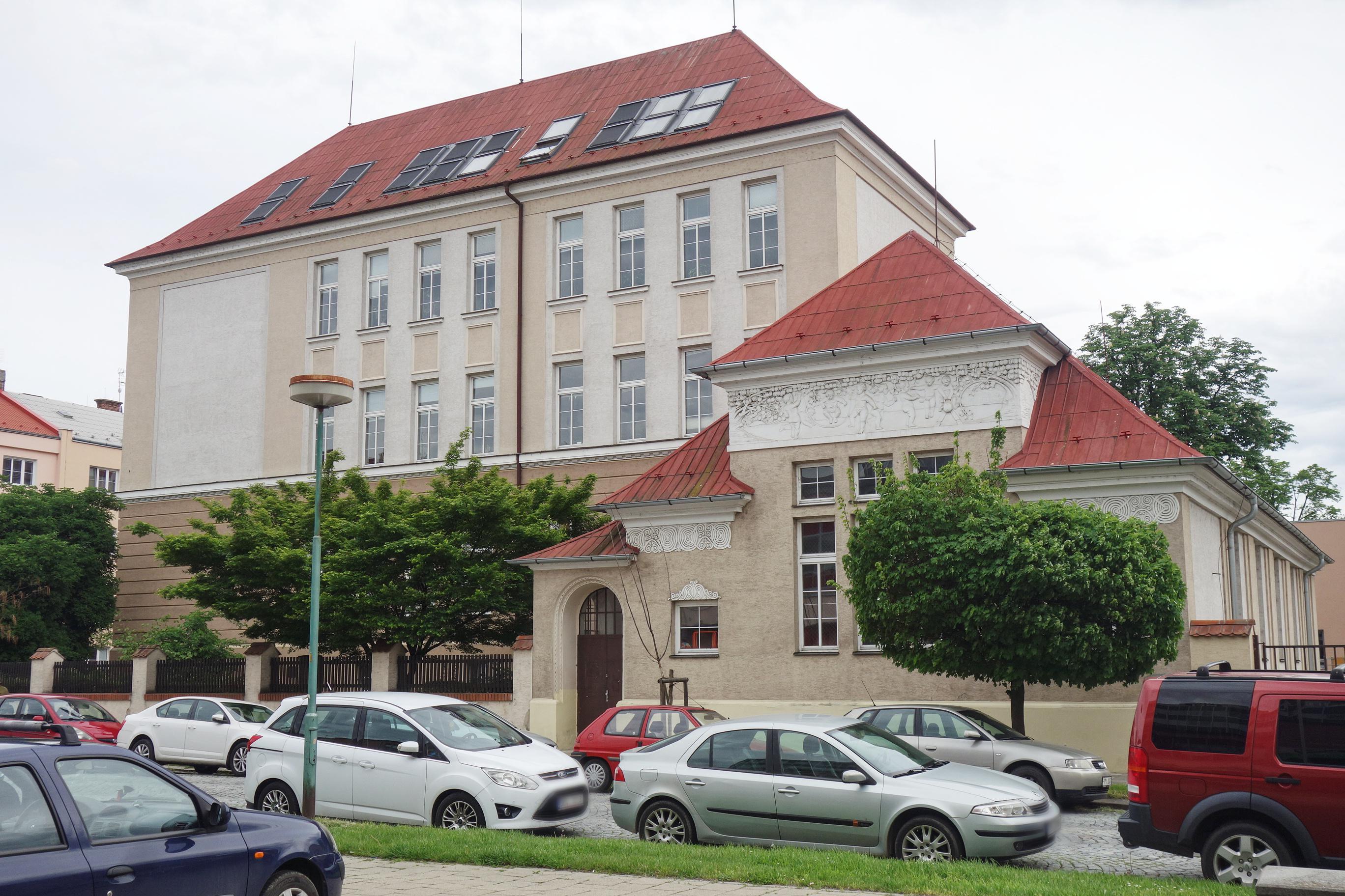 Fakultní ZŠ Olomouc, Hálkova foto 2