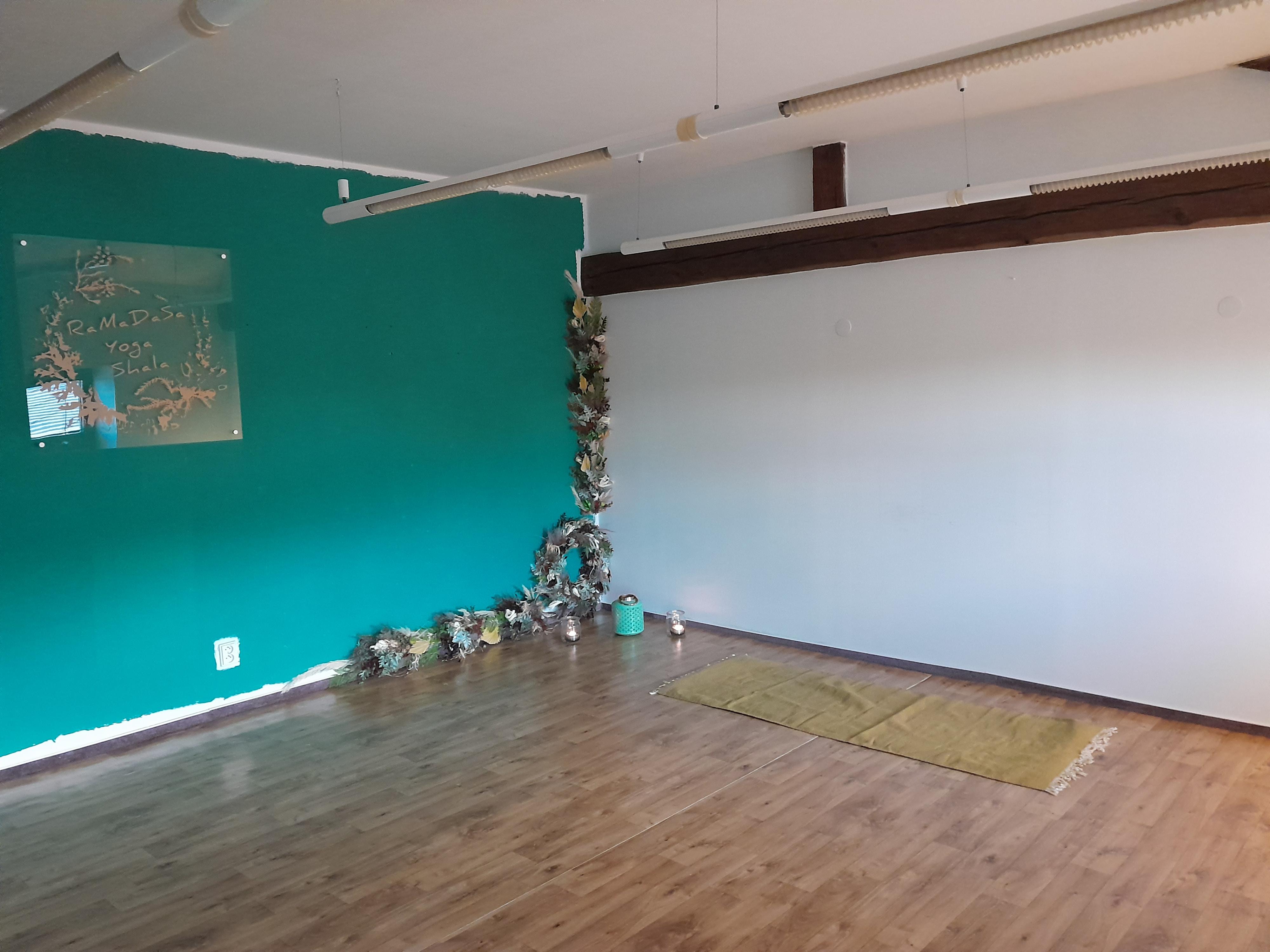 Joga RaMaDaSa yoga shala foto 3