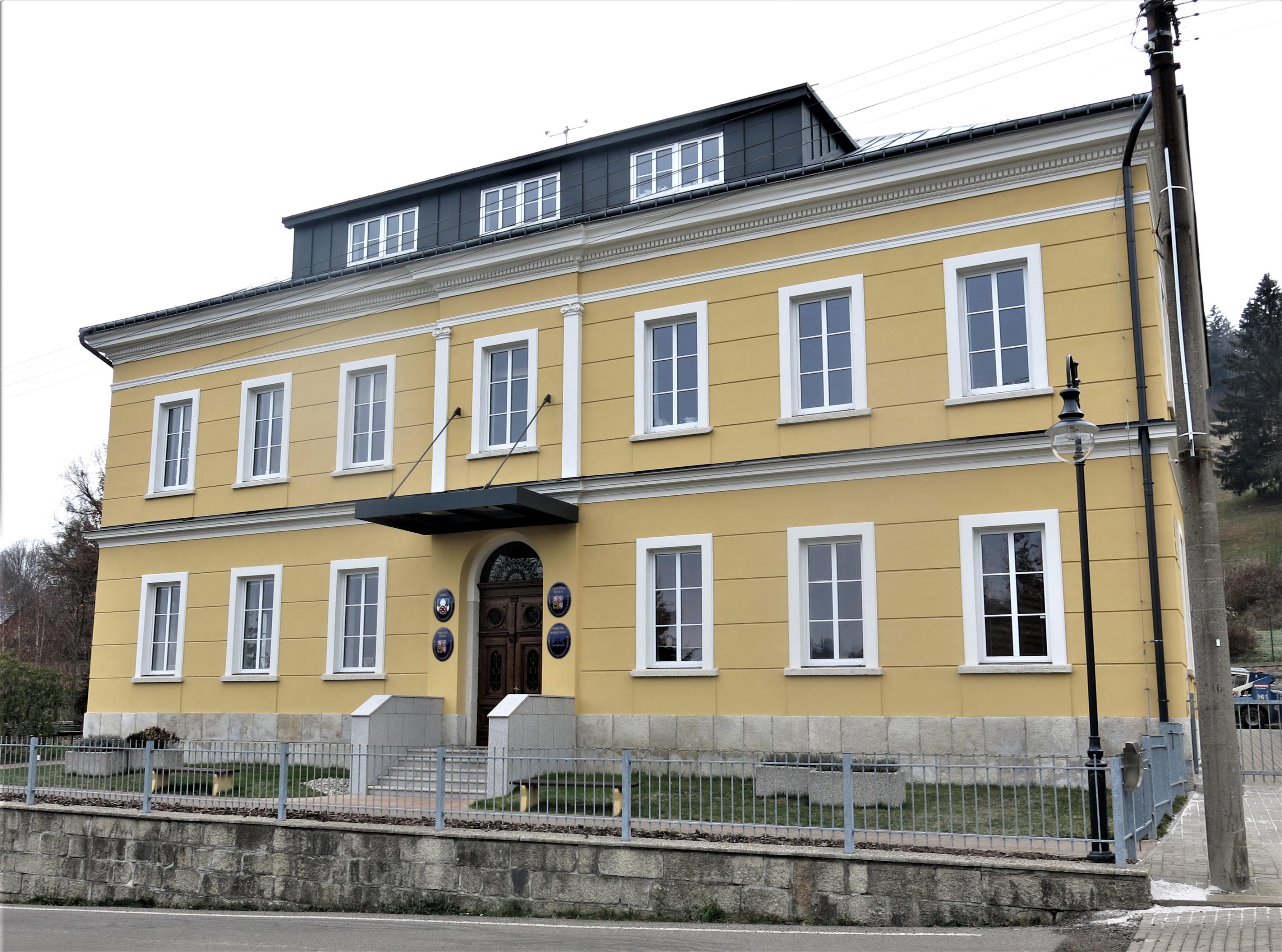 Albrechtice v Jizerských horách - obecní úřad foto 3