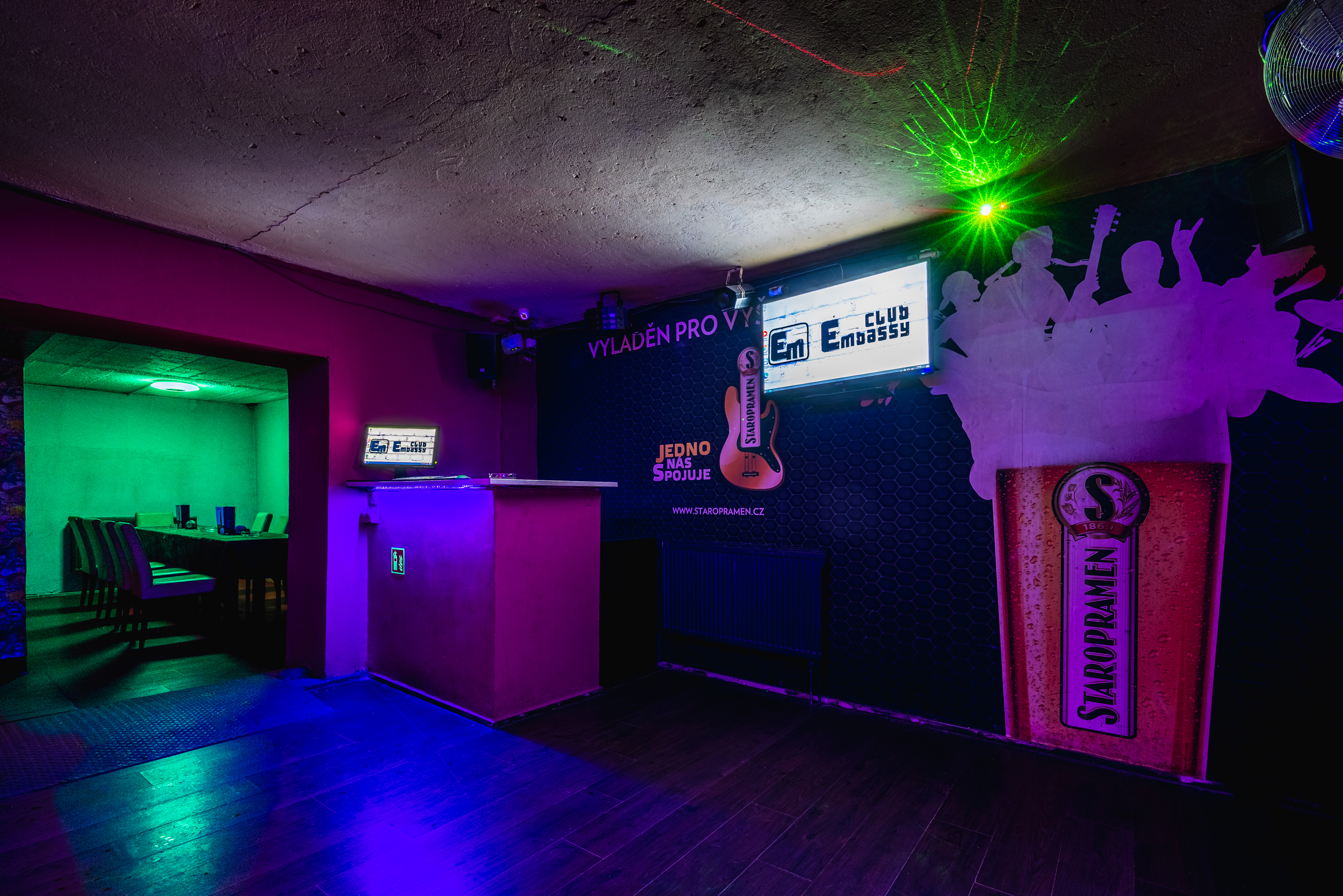 Embassy Club foto 6