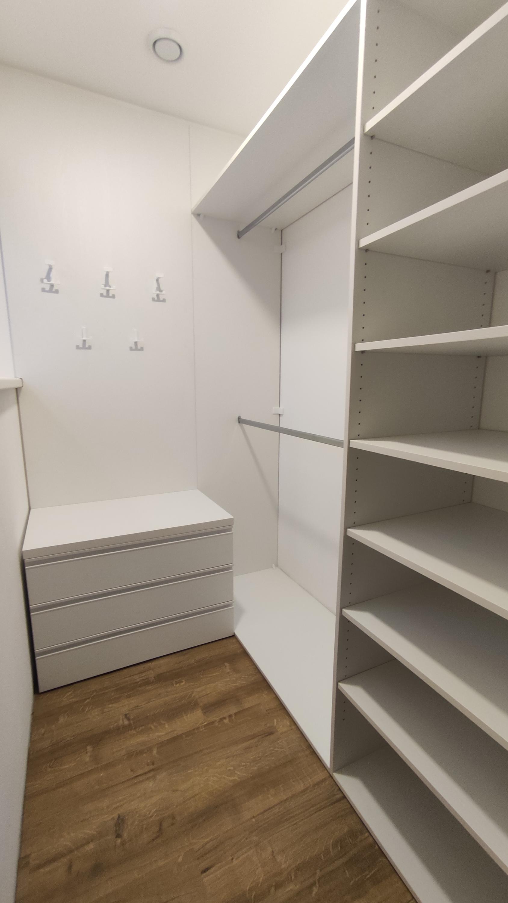 Martin Lojík - zakázková výroba nábytku foto 2