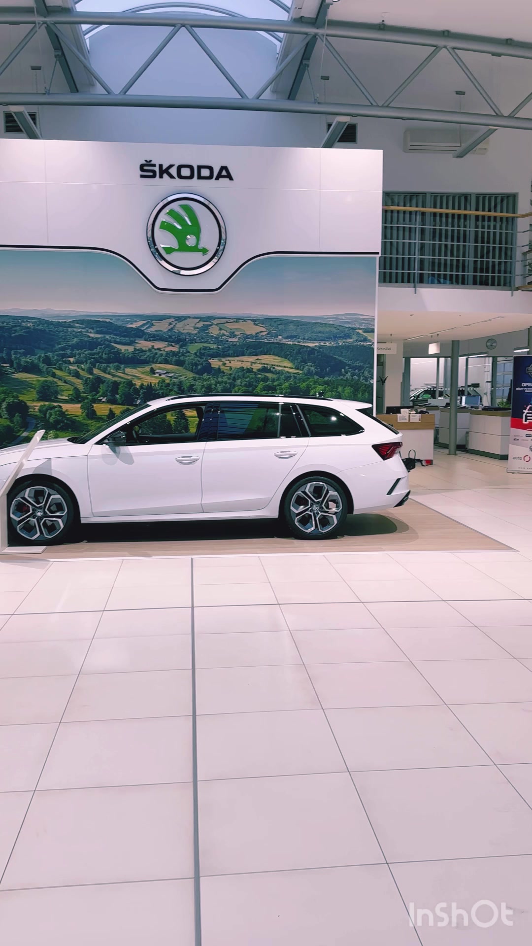 AUTO Hlaváček, a.s. - ŠKODA foto 2 (náhled videa)