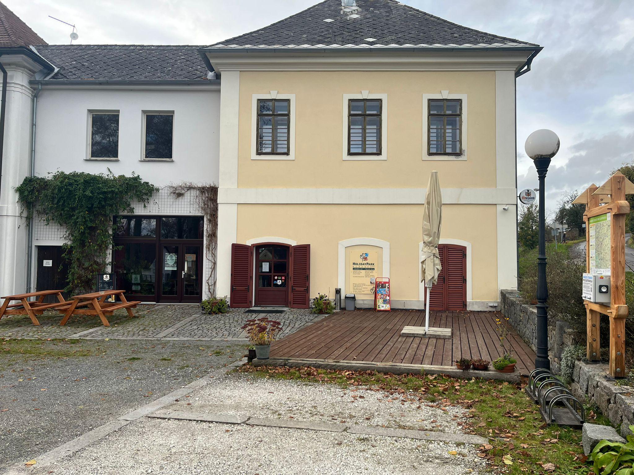 Nabíjecí stanice Zámecký penzion Holiday Park Mlázovy