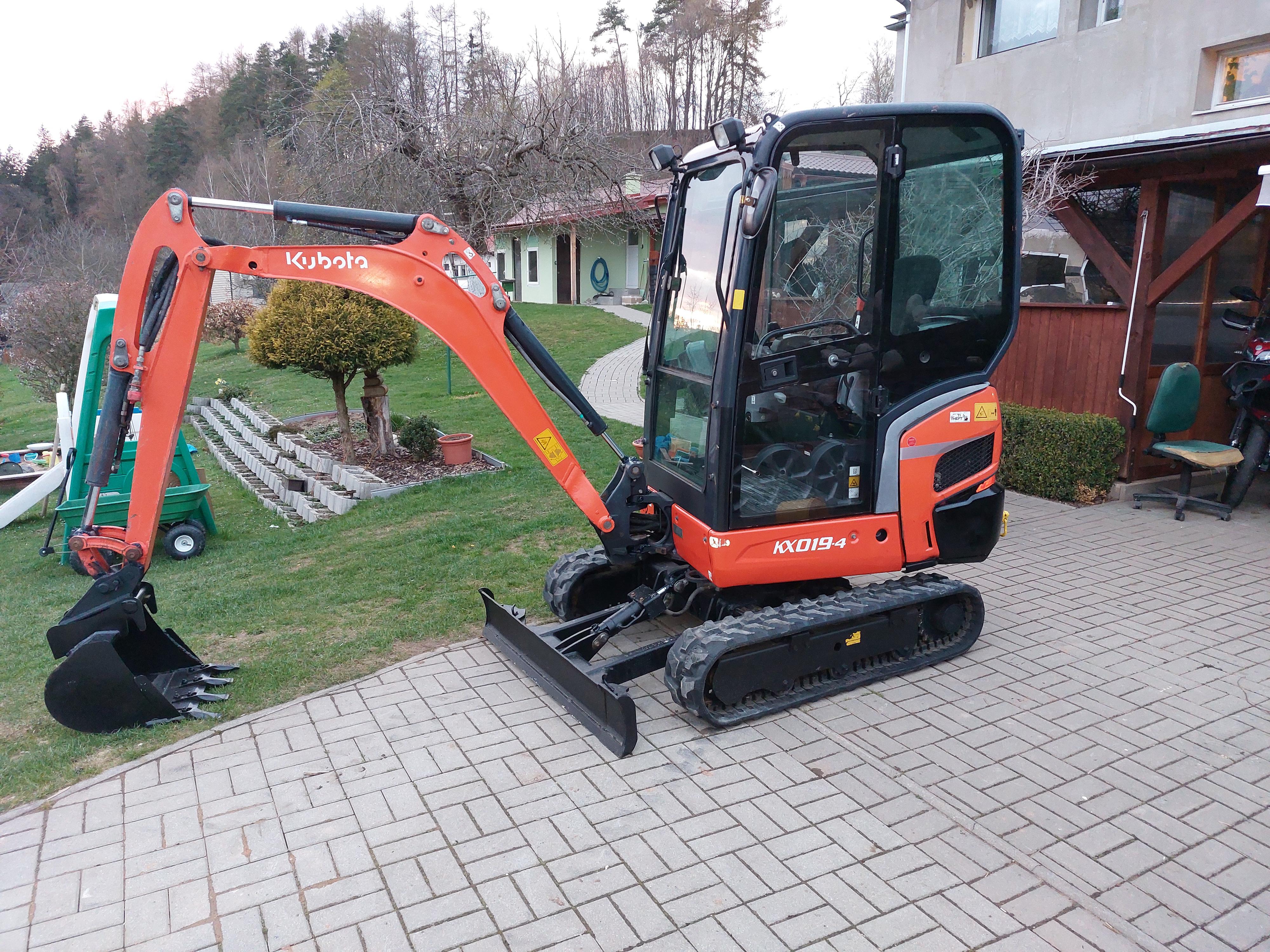 Libor Vycudilík - Zahradní technika, zemní práce, autodoprava foto 4