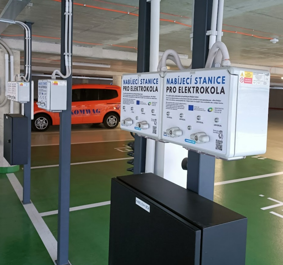 Nabíjecí stanice Parkovací dům P + R Kralupy nad Vltavou foto 3
