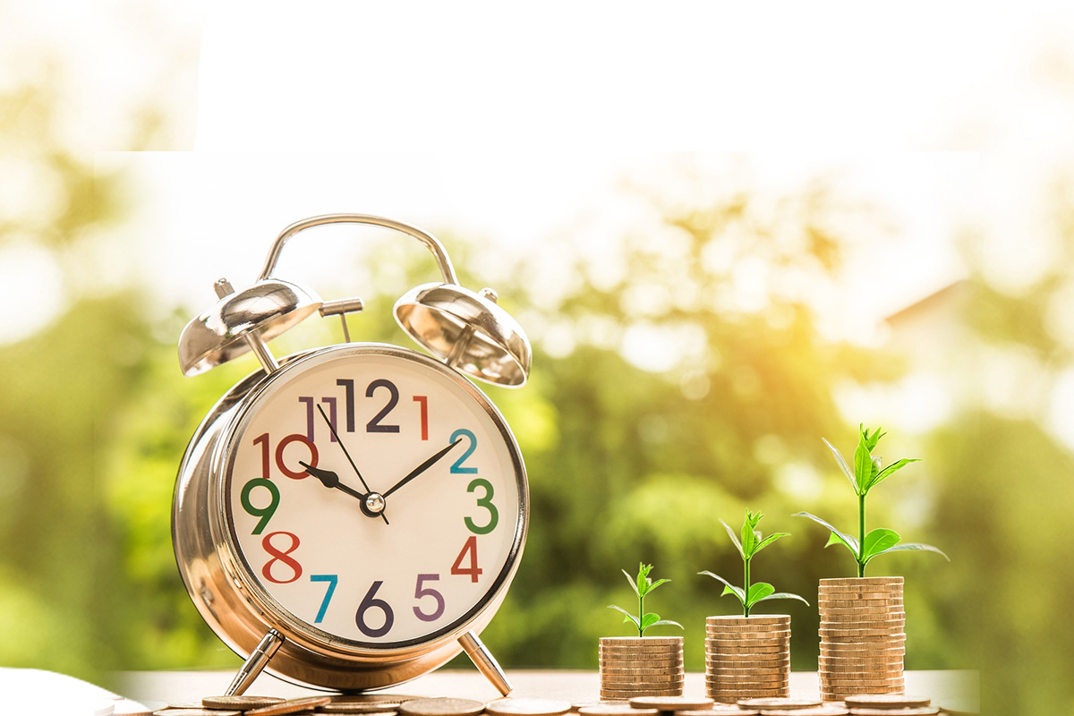 Petra Czinegová, SMS finance