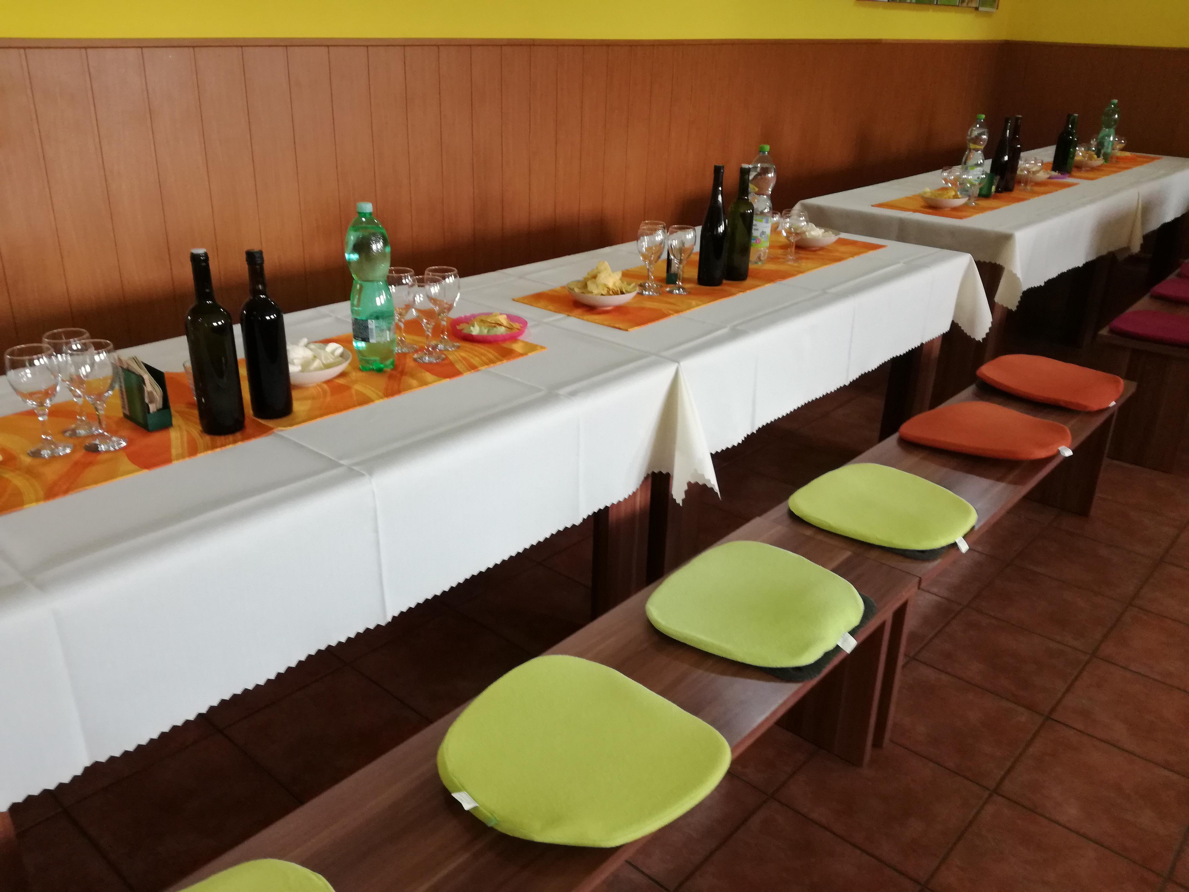 Občerstvení u hřiště ,,Klubovna FC Pálava" foto 6