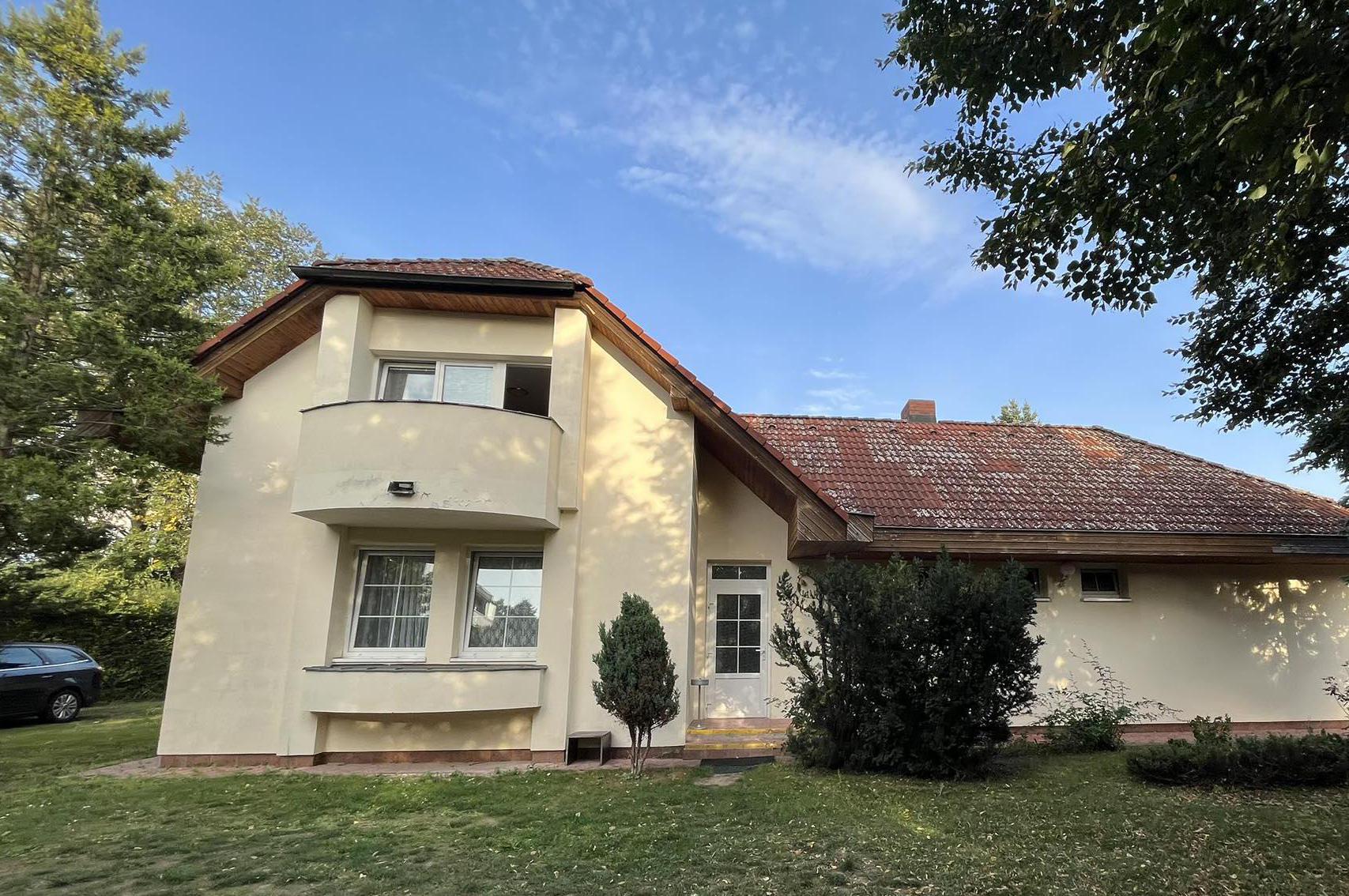 Ubytování Demokratické Mládeže 2704