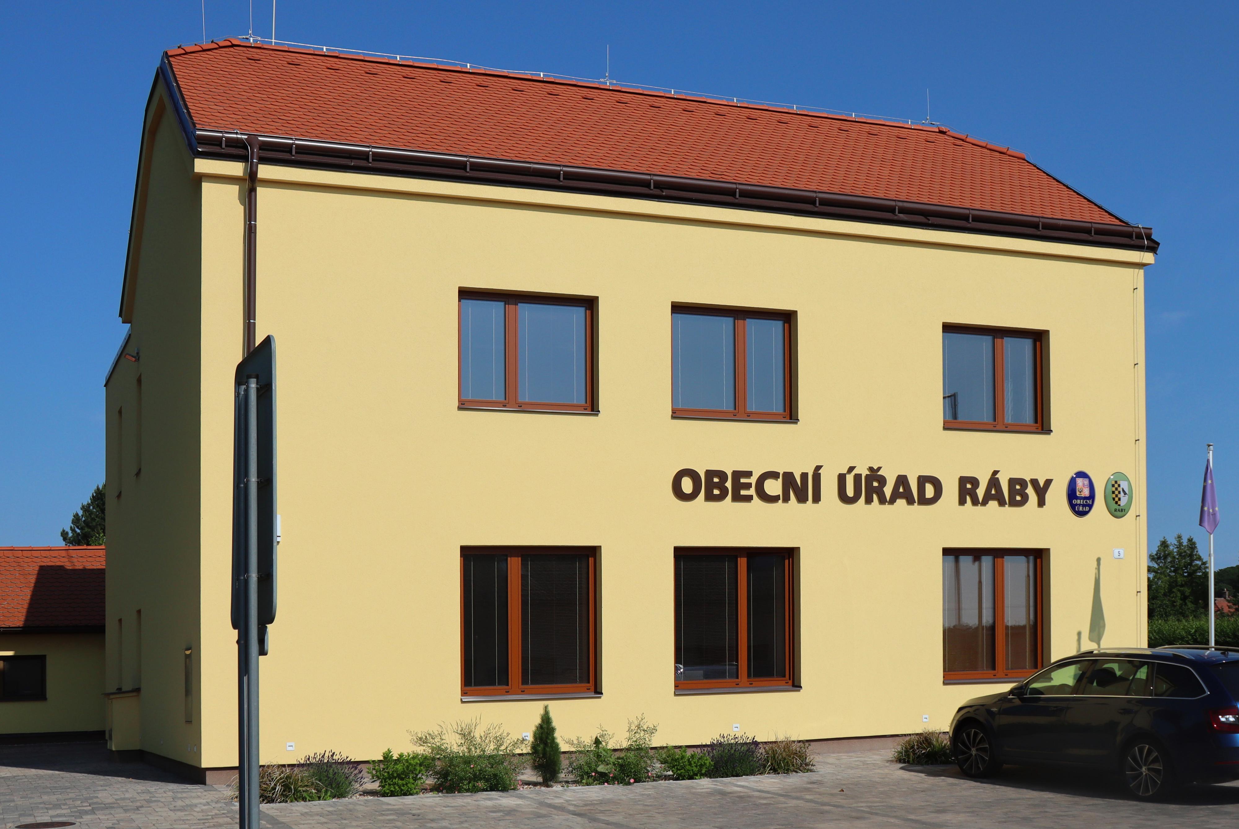 Ráby - obecní úřad foto 2