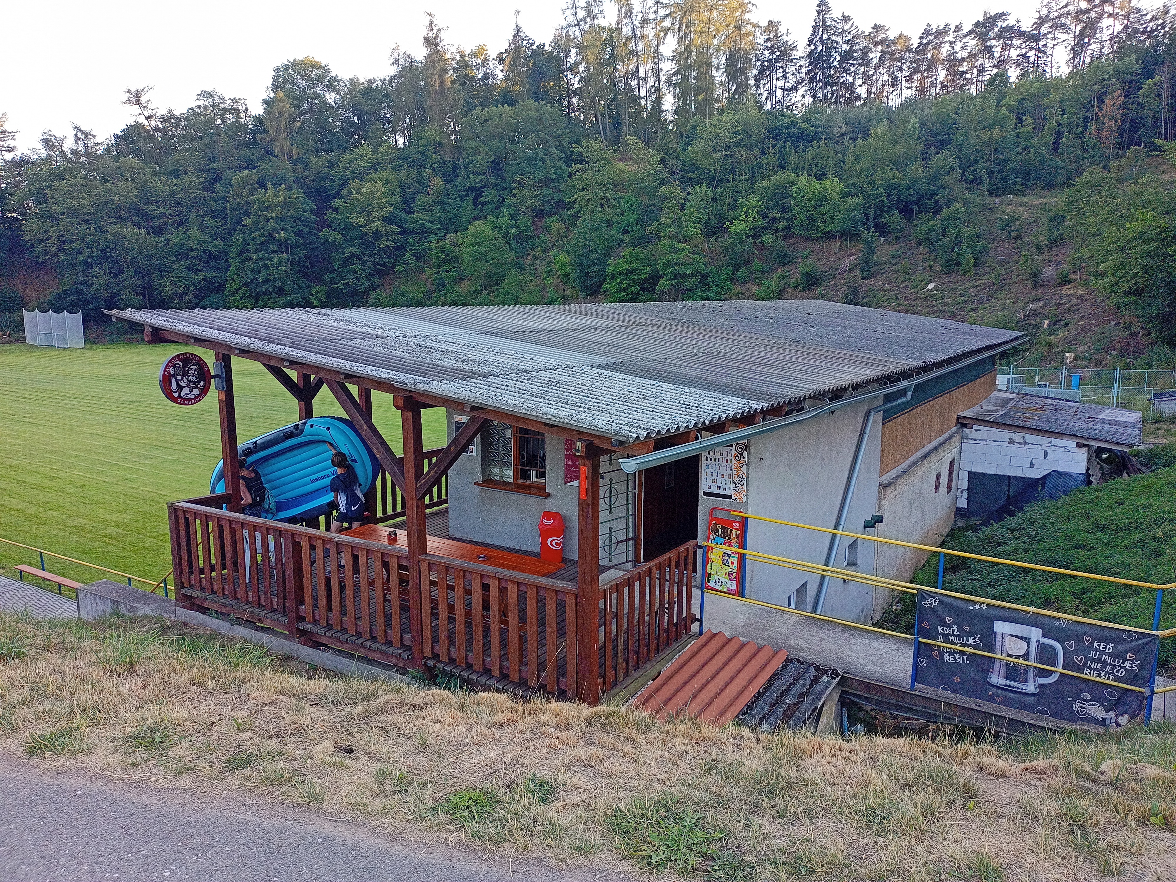 Občerstvení na hřišti foto 2