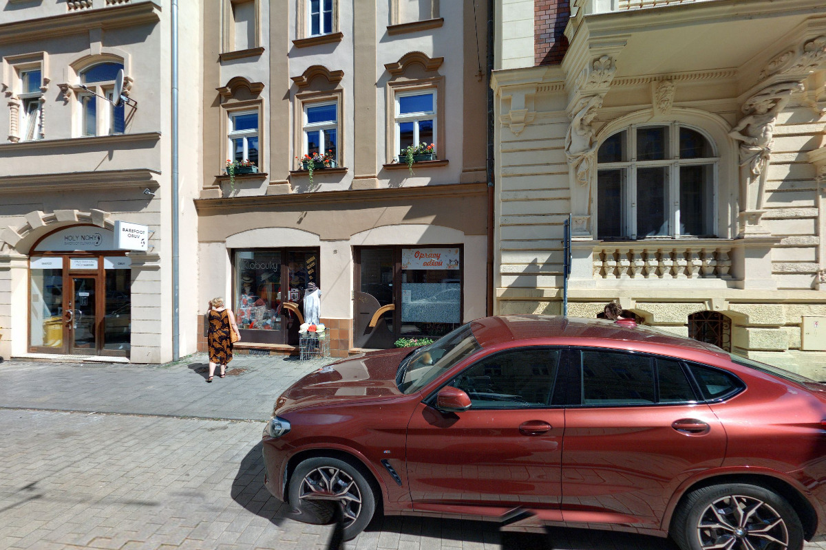 Opravy oděvů Alena Körnerová foto 5
