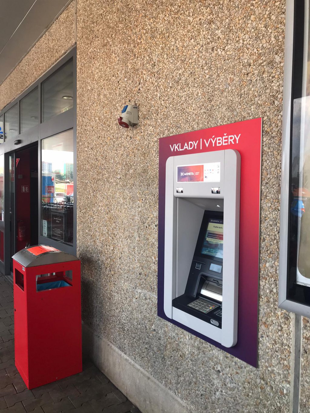 Bankomat MONETA Money Bank vkladový foto 2