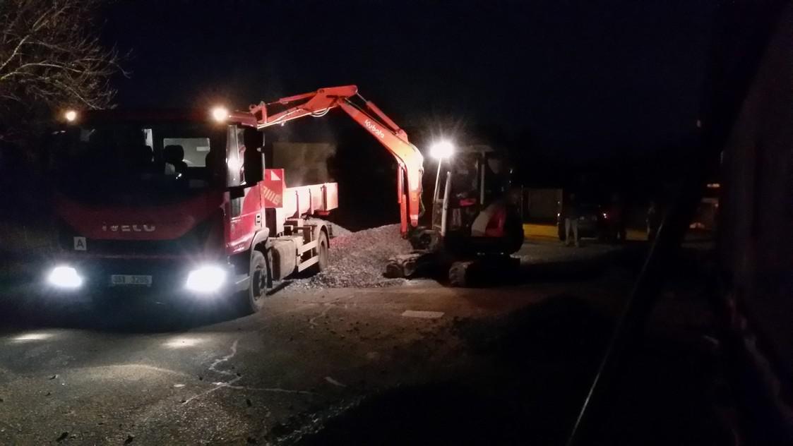 Tomycar - autodoprava - kontejnery - zemní práce - půjčovna přívěsu foto 3