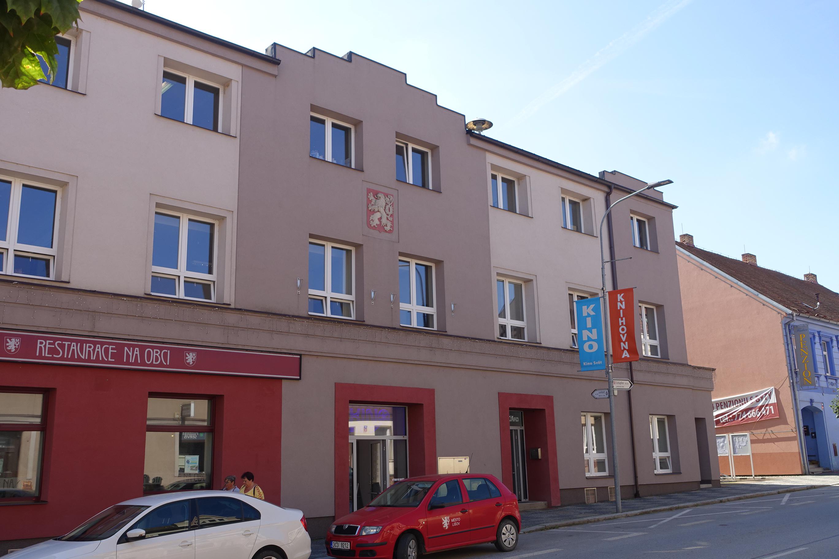 Lišov - městský úřad foto 2