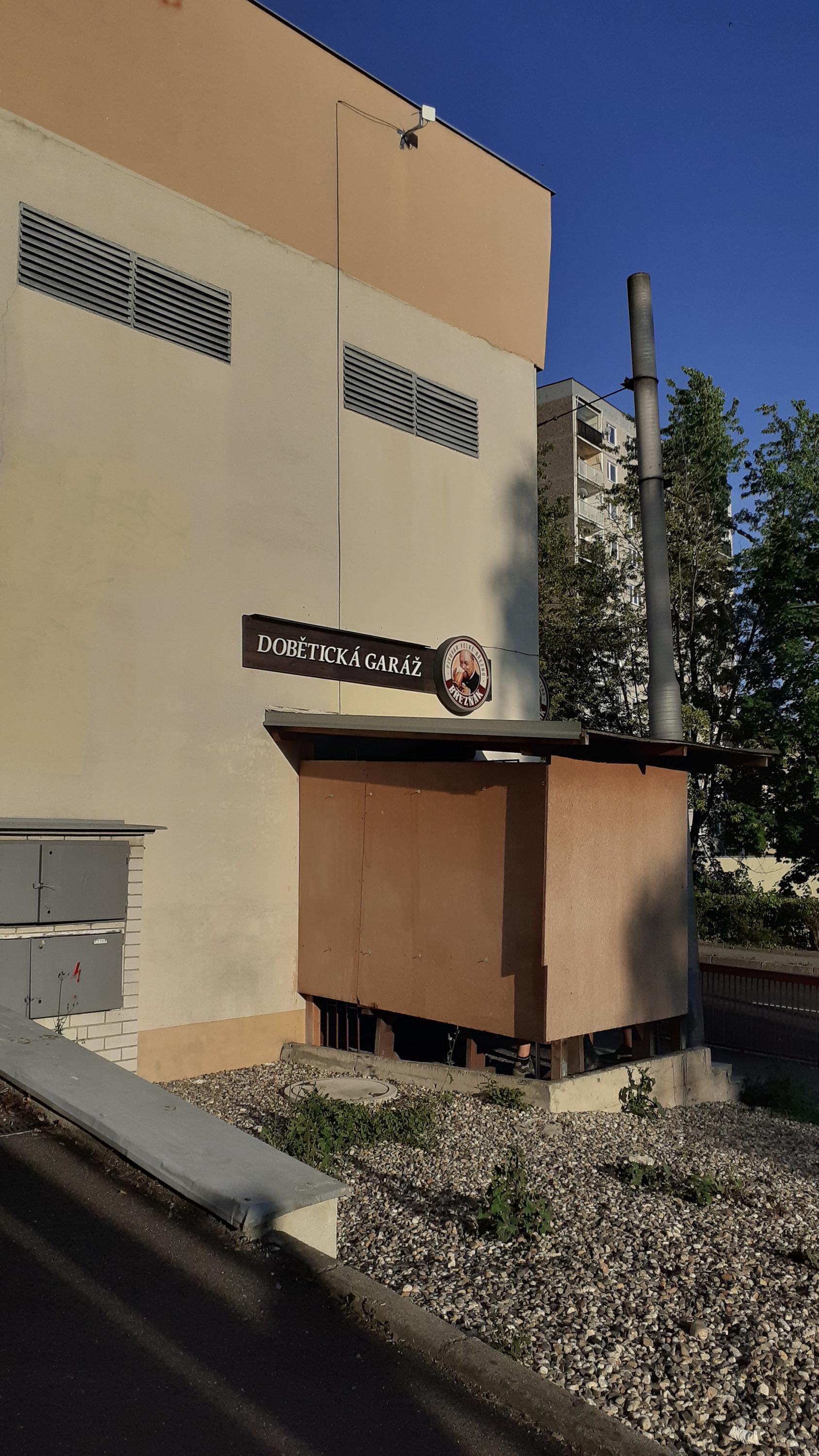 Dobětická garáž foto 2