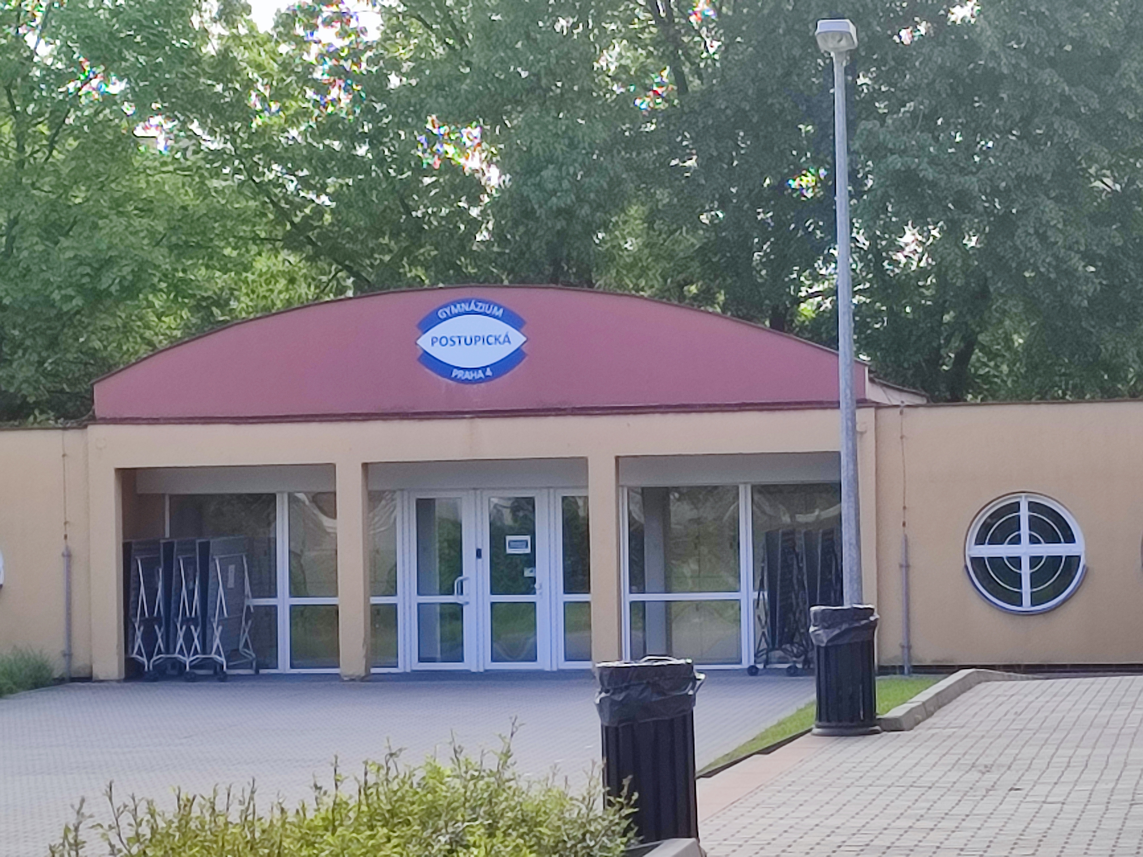 Gymnázium, Praha 4, Postupická foto 1