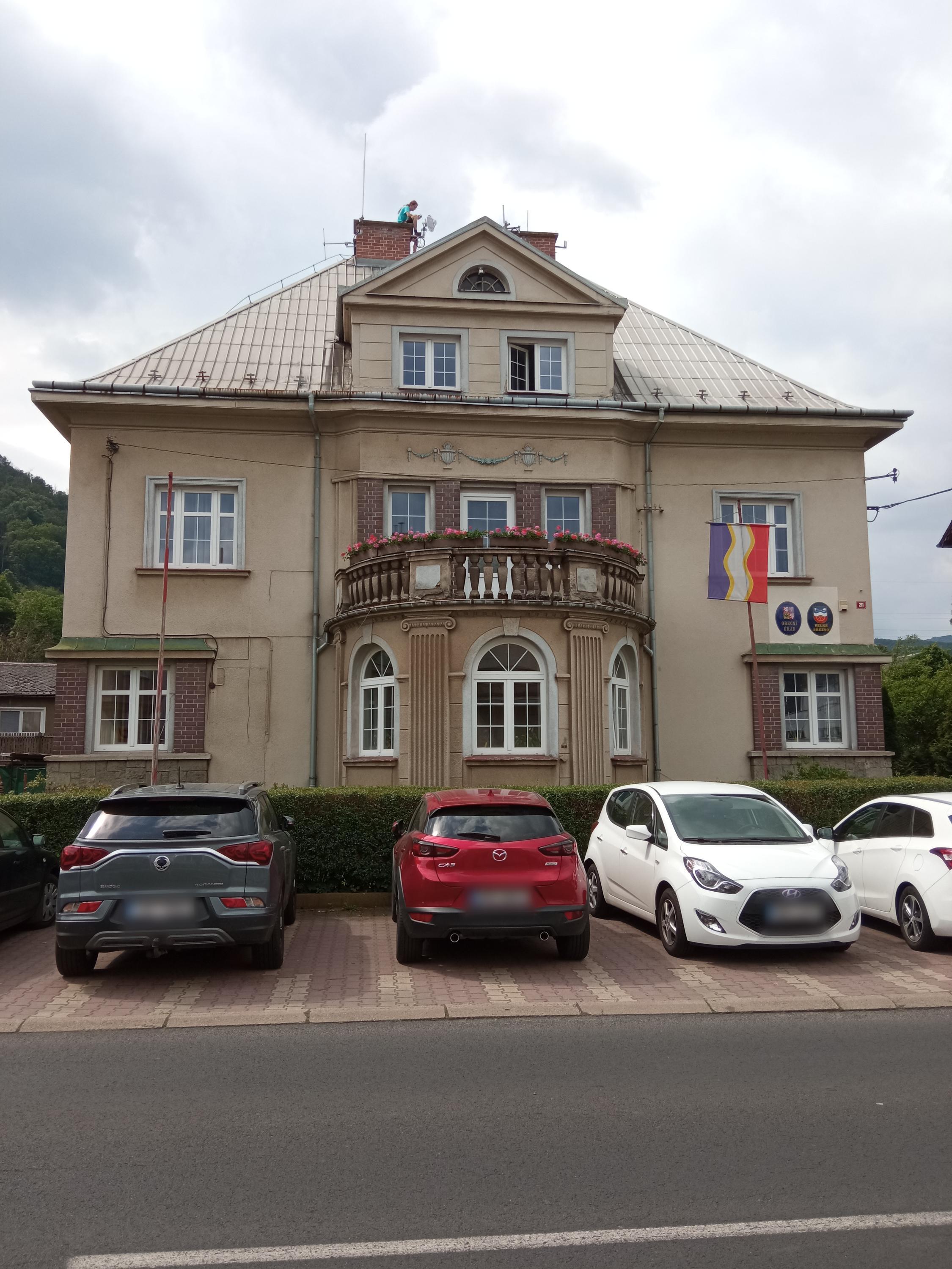 Velké Březno - obecní úřad foto 2