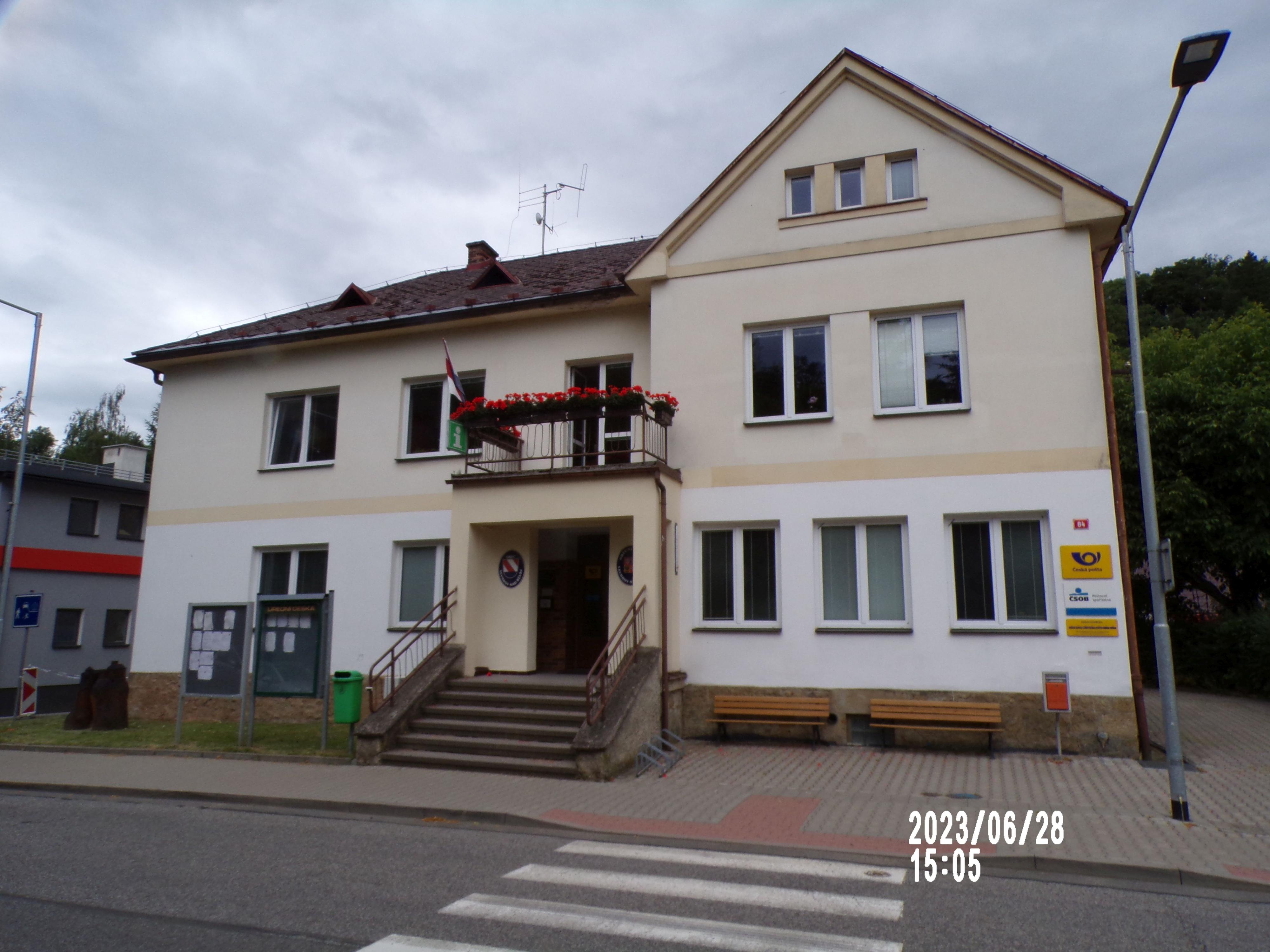 Skuhrov nad Bělou - obecní úřad foto 3