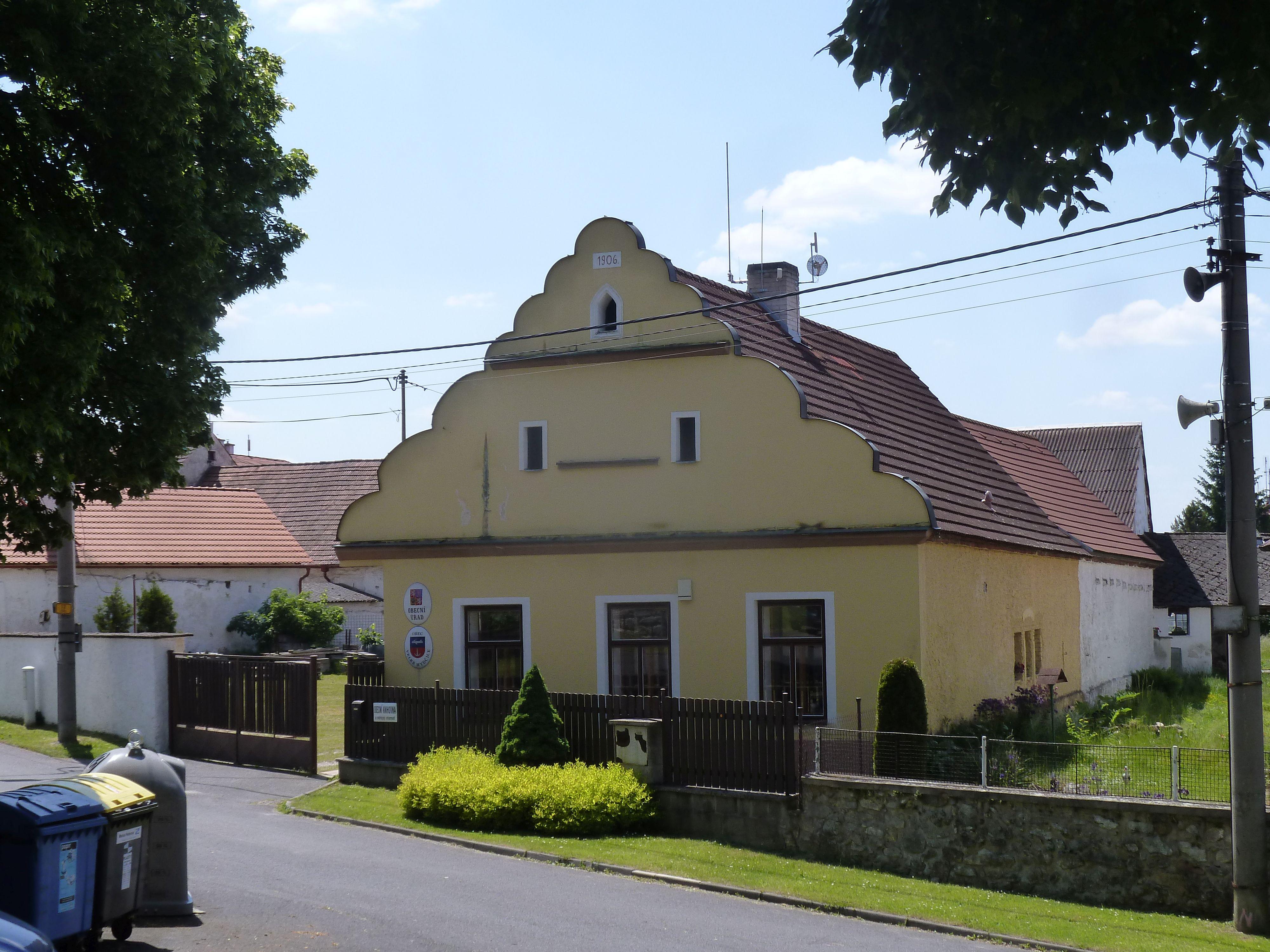 Velké Hydčice - obecní úřad foto 3