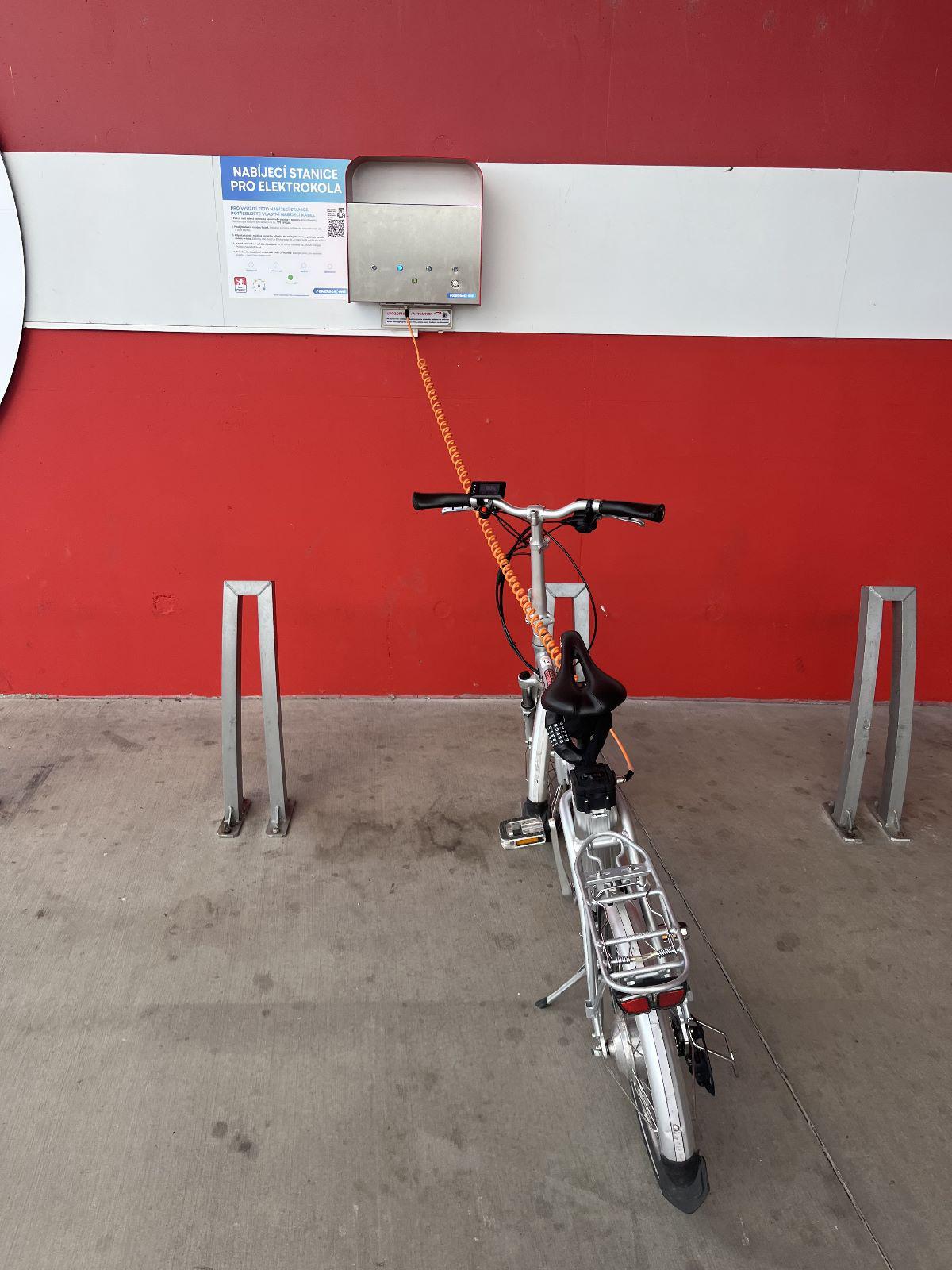 Nabíjecí stanice Obchodní centrum Šestka foto 3