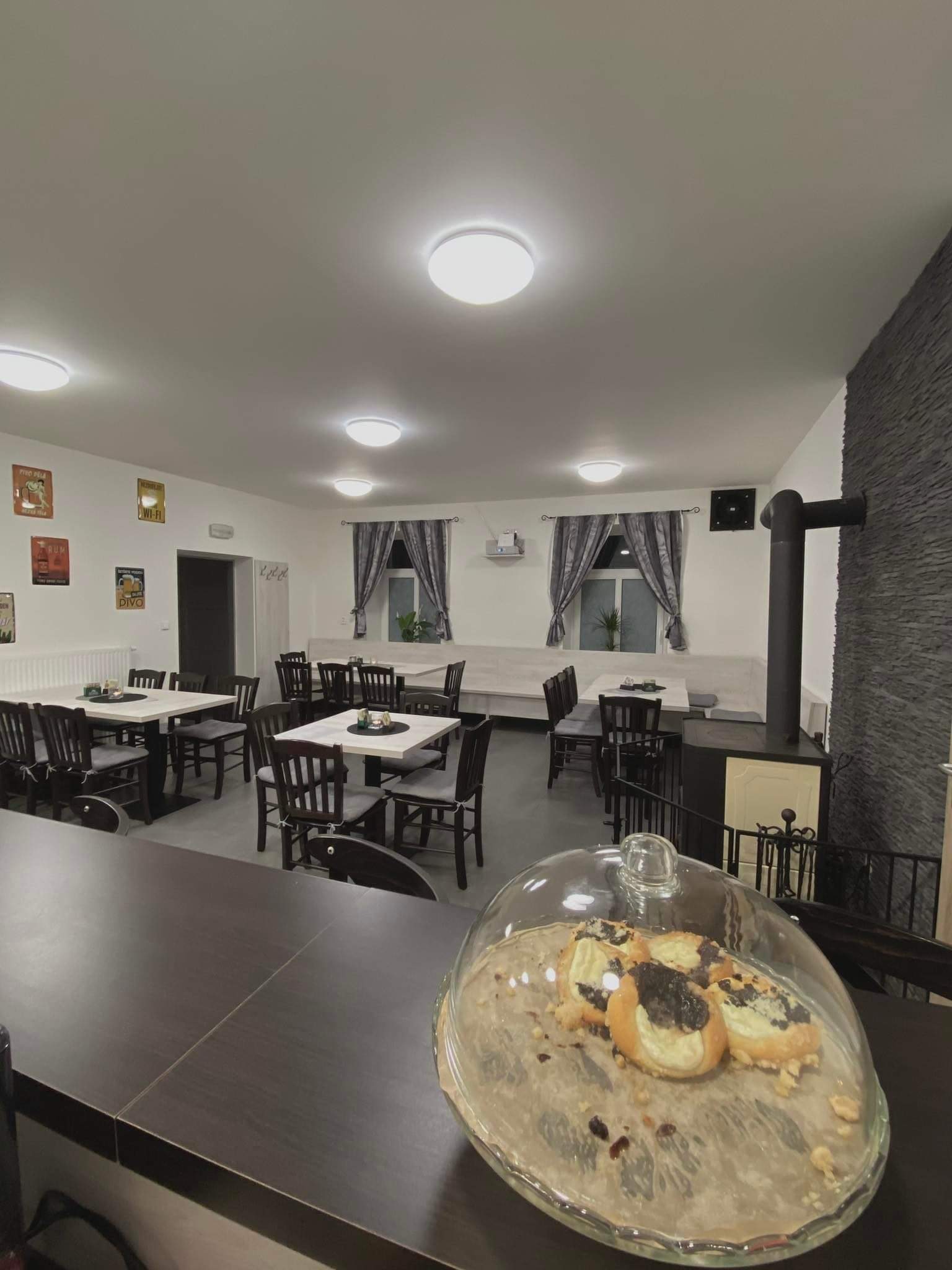 Obecní Hospoda Pod lipami foto 3