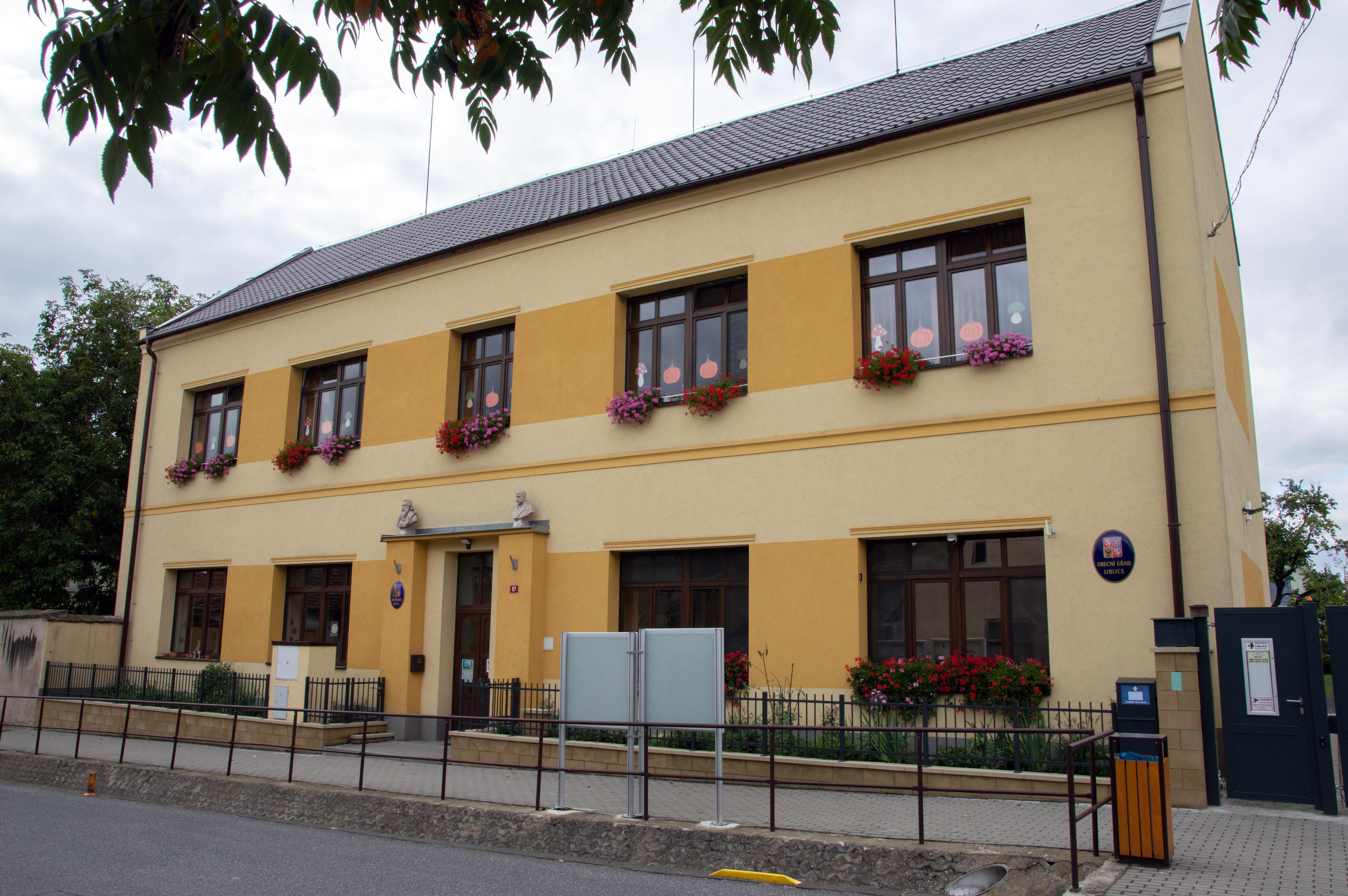 Liblice - obecní úřad foto 4